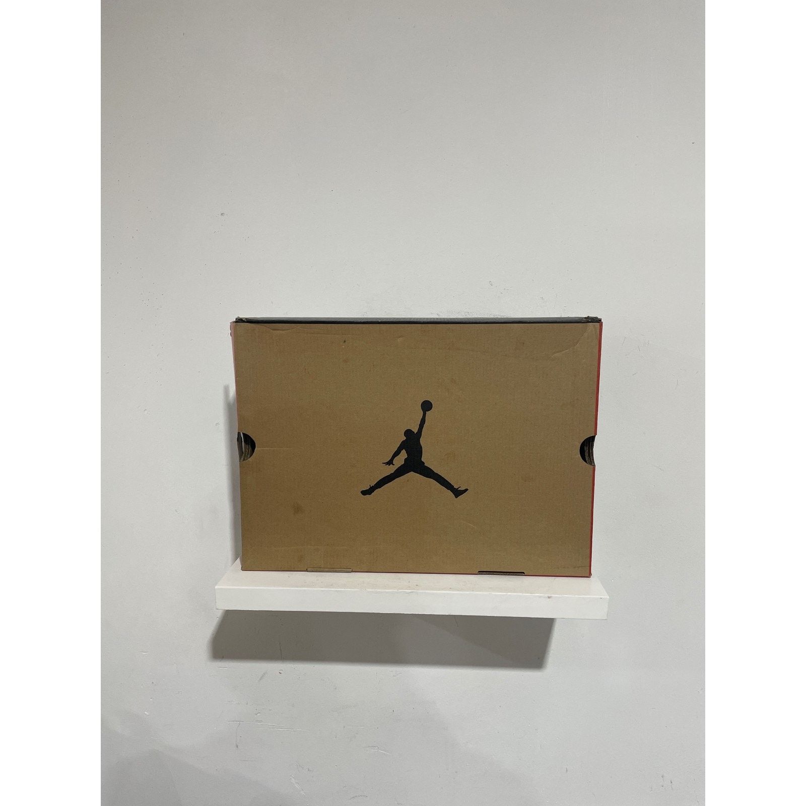 Nike NIKE JORDAN 12 PLAYOFFS 2022 SIZE 11 PREOWNED Size US 11 / EU 44 - 8 Thumbnail