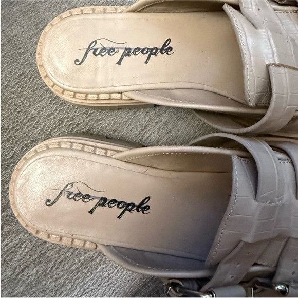 Free People Free People Women's Lyra Lug Loafer, size 40 (9.5), Off Whit Size US 9.5 / IT 39.5 - 6 Thumbnail