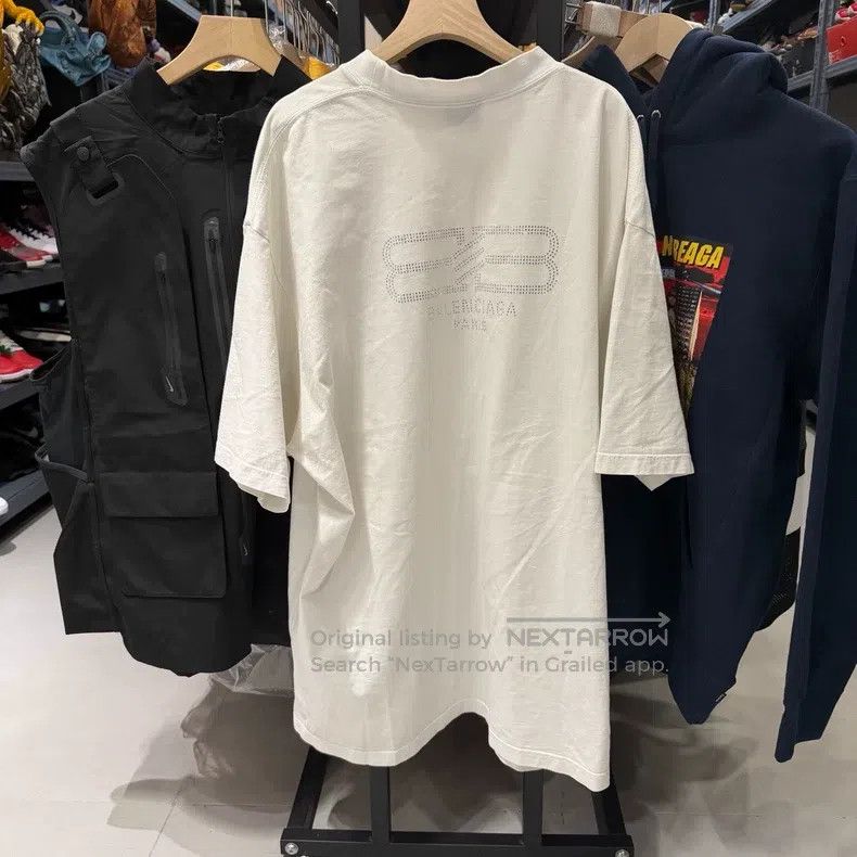 Balenciaga Balenciaga Crystal Round Neck Short Sleeve Size US L / EU 52-54 / 3 - 7 Thumbnail