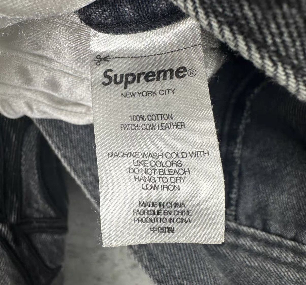 Supreme Supreme x New York Yankees Denim Trucker Jacket J42 Size US M / EU 48-50 / 2 - 6 Thumbnail