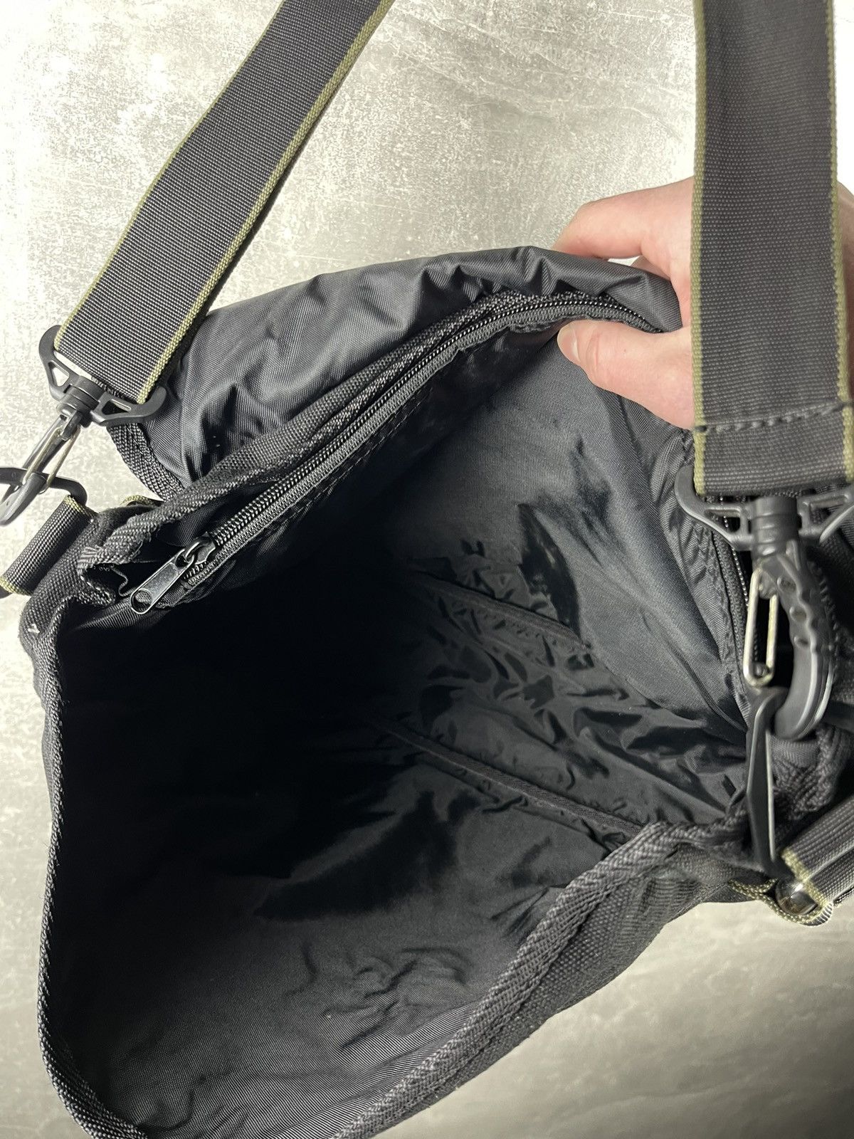 Diesel Diesel Vintage Nylon Crossbody Shoulder Messenger Bag 2000s Size ONE SIZE - 9 Thumbnail