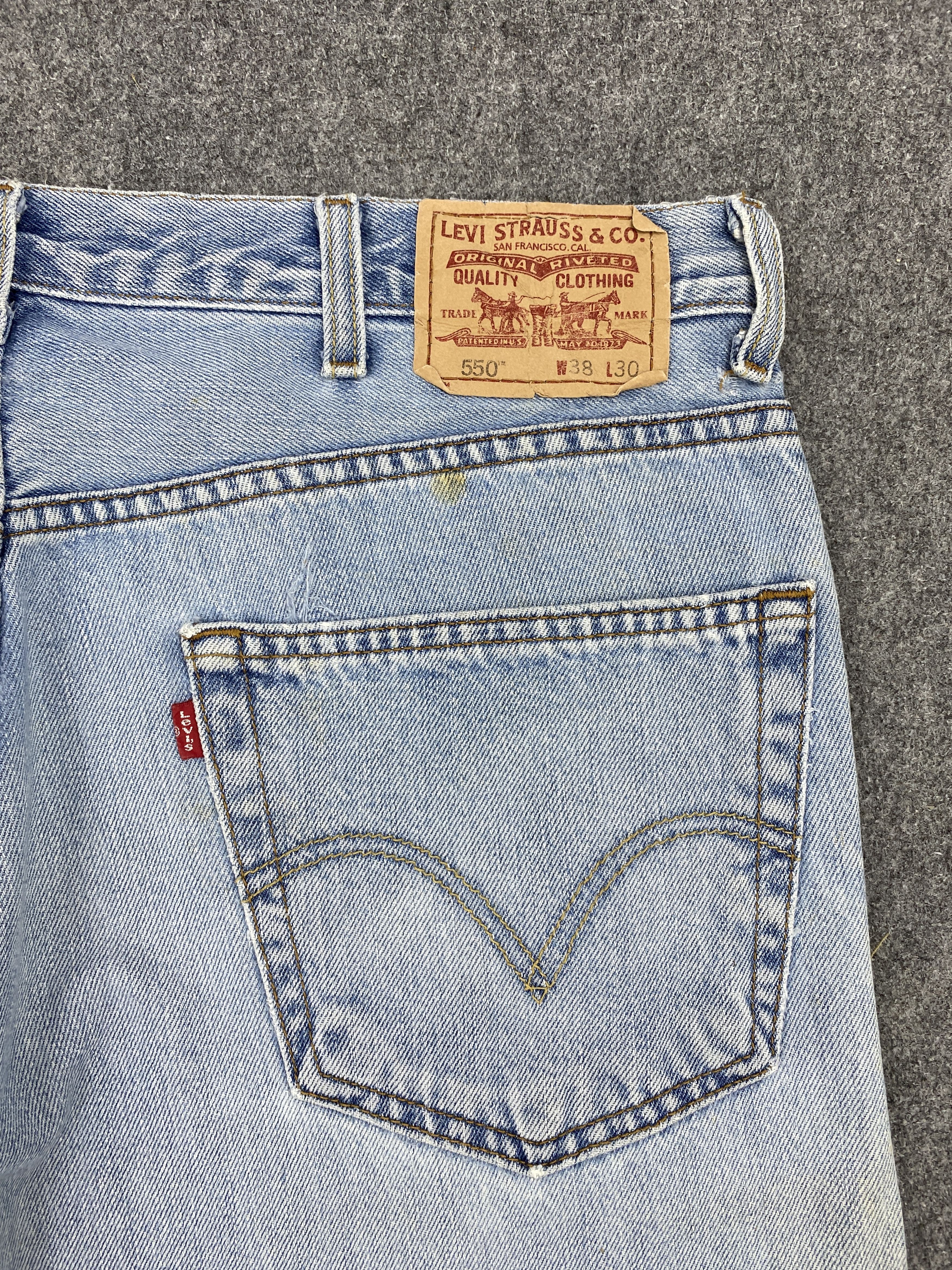 Levi's × Vintage Light Washed Vintage Levis 550 Distressed Jeans Size US 35 - 12 Thumbnail