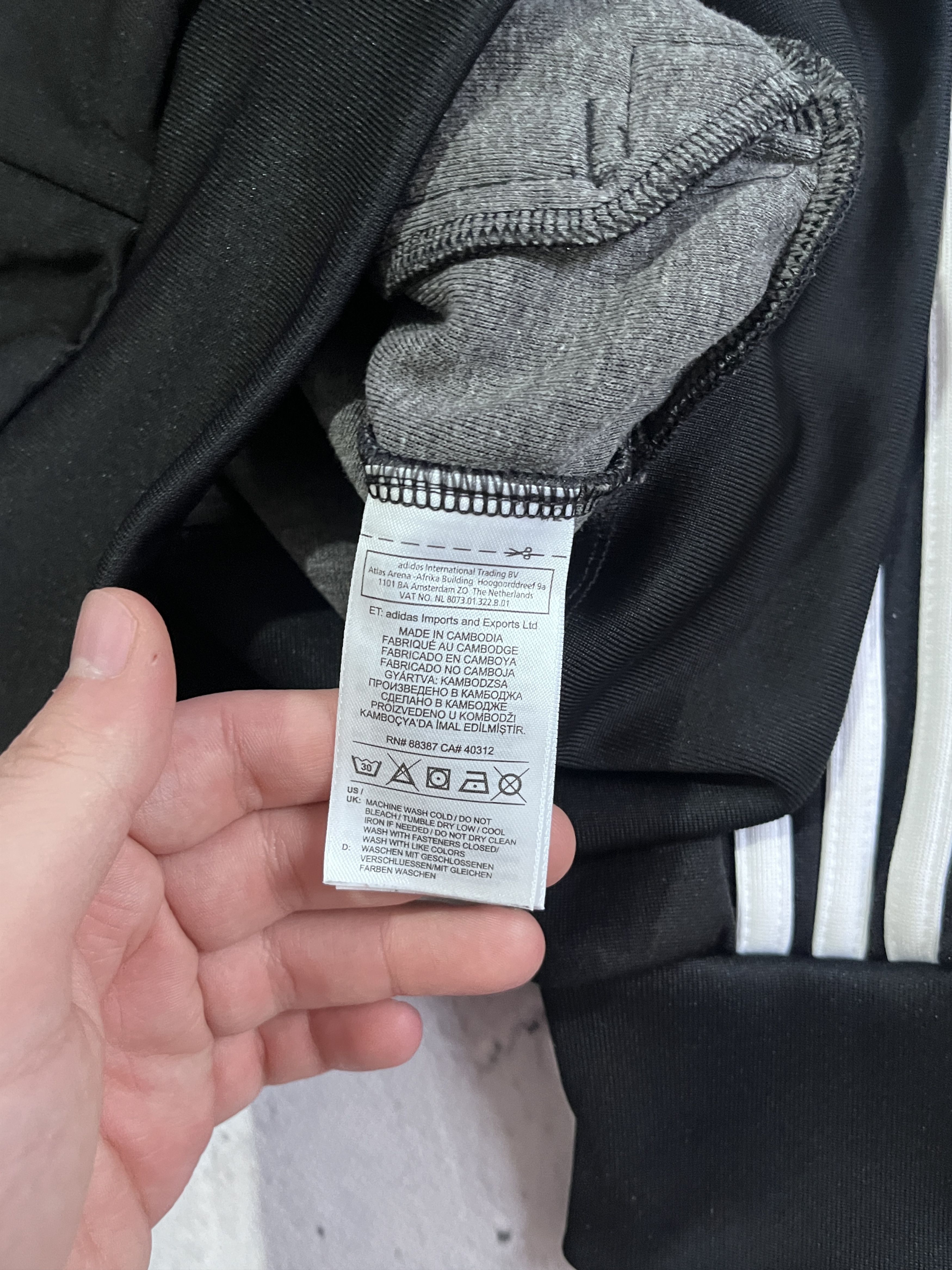 Adidas ADIDAS REAL MADRID 2015 TRAINING FOOTBALL TRACK JACKET Size US XS / EU 42 / 0 - 6 Thumbnail