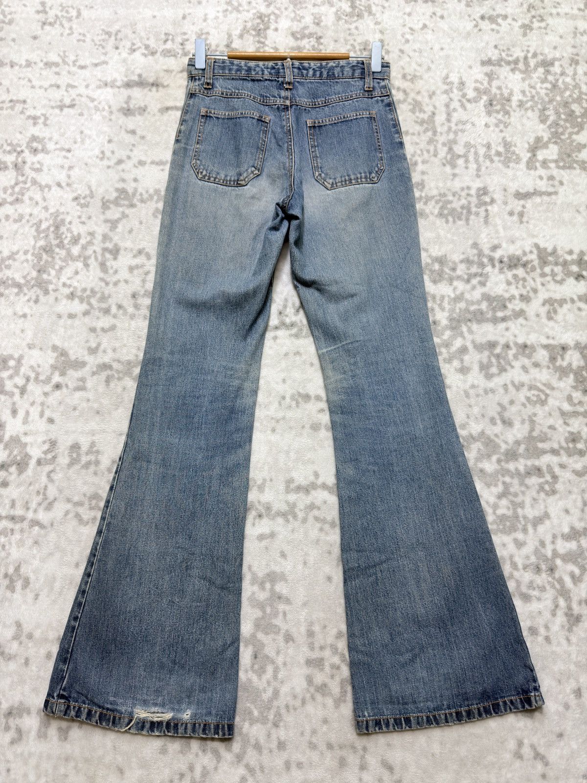 Japanese Brand Vintage Jouer Aux Échecs Y2K Distressed Bell Bottom Jeans Size US 26 / EU 42 - 3 Thumbnail