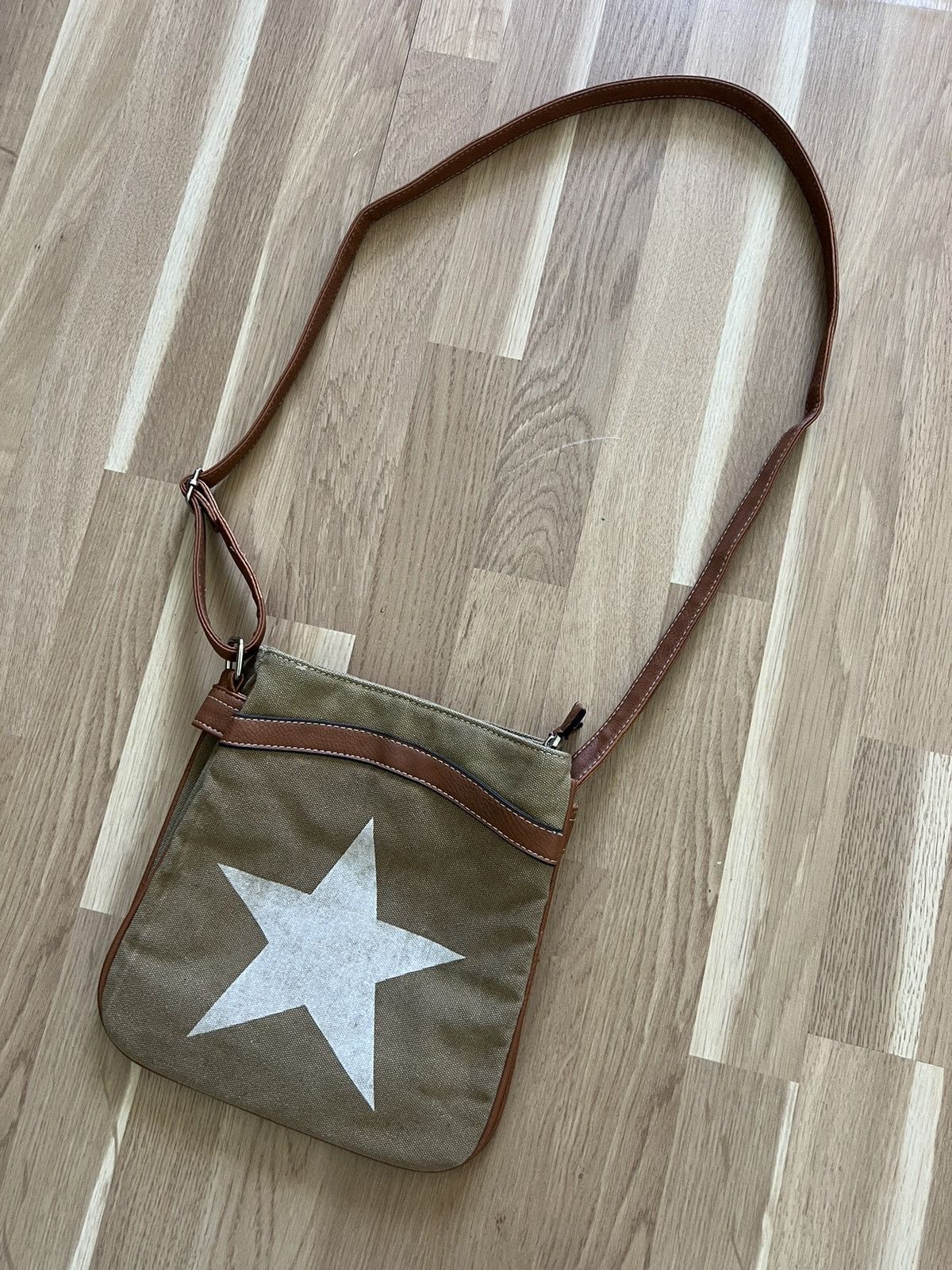 Diesel × Japanese Brand × Vintage Vintage diesel military avant garde messenger bag 90s y2k Size ONE SIZE - 2 Thumbnail