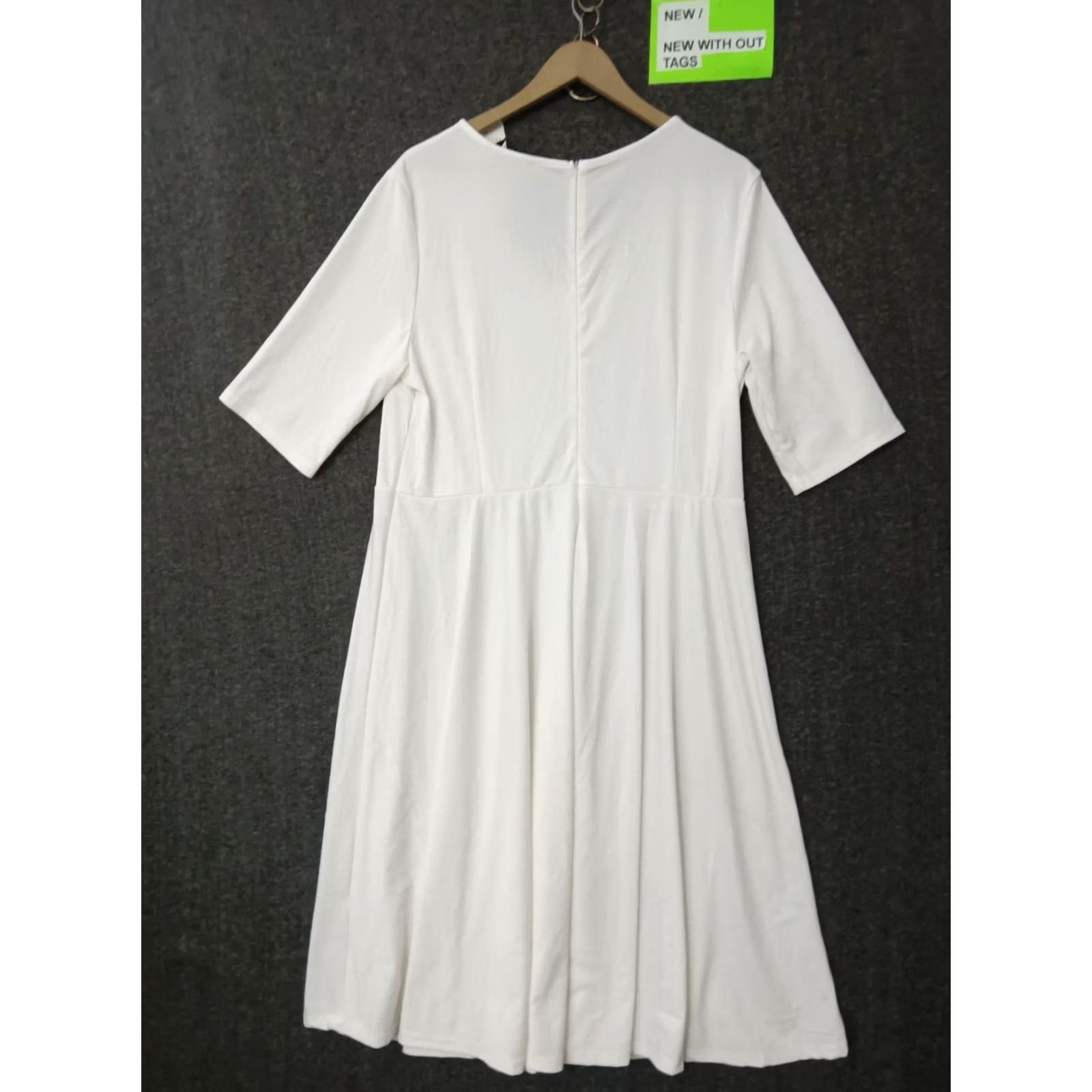 Vintage Elesol White A-Line Dress V-Neck Half Sleeve Knee Length XXL Women Dress Pleated 95% Polyester 5% Spandex Size XXL / US 16-18 / IT 52-54 - 2 Thumbnail
