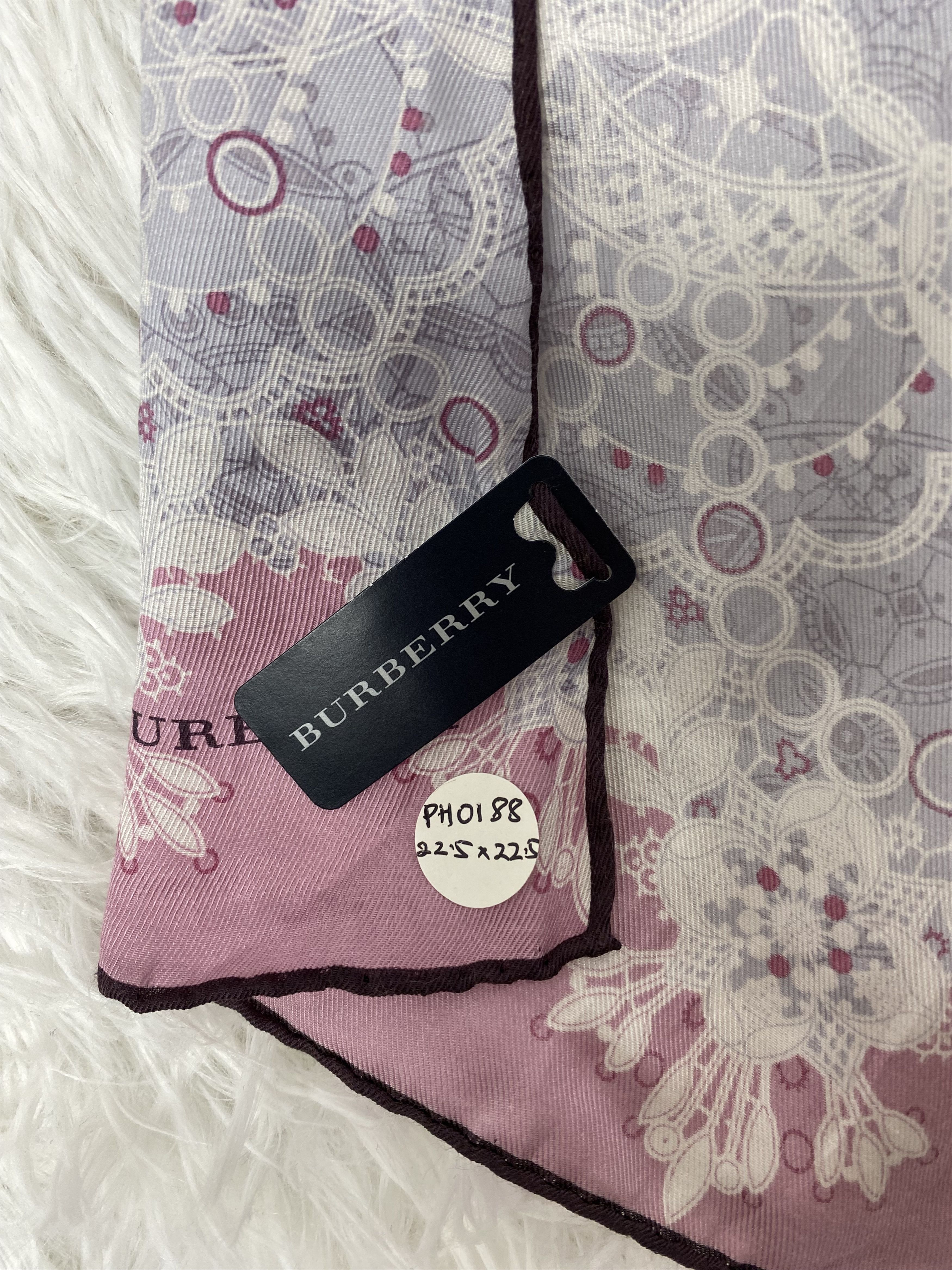 Burberry × Vintage Vintage Burberry Handkerchief Neckerchief PH0188 Size ONE SIZE - 6 Thumbnail