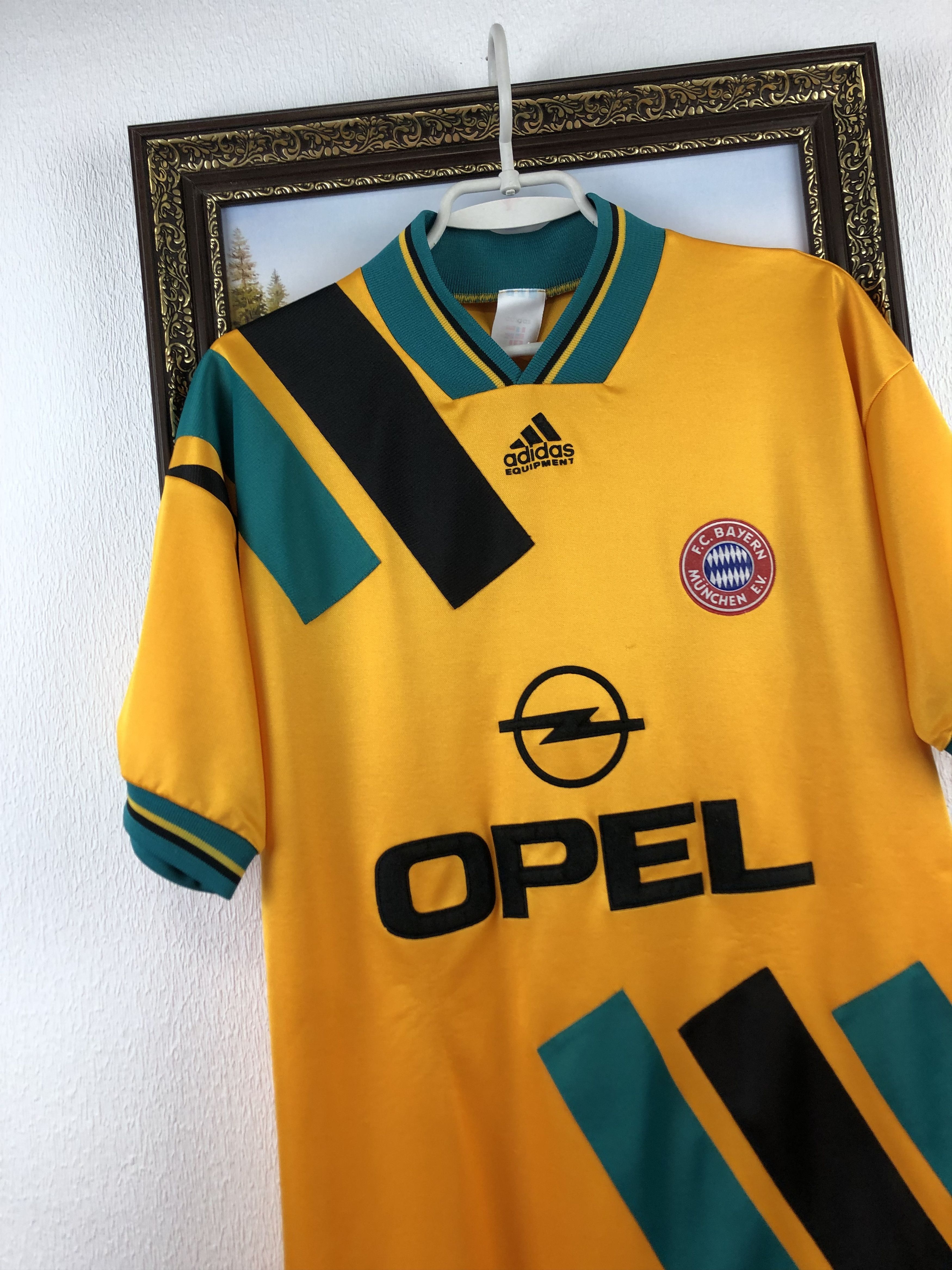 Bayern Munich Away football shirt 1993 Soccer Adidas Jersey