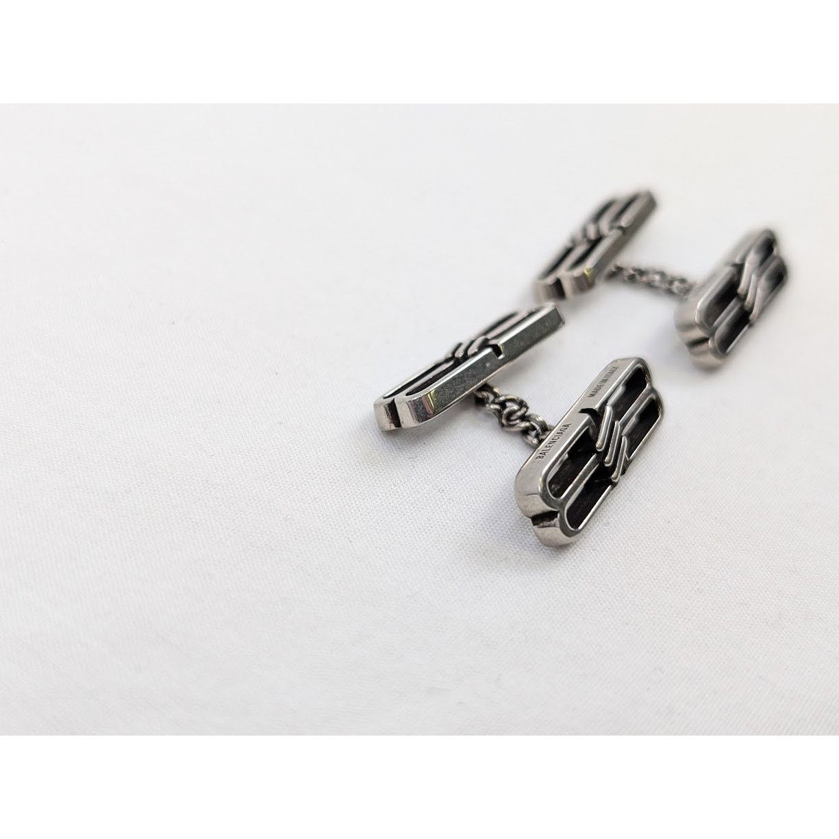 Balenciaga o1rshd1 Q:2/ Size:OS/ BB Icon Cufflinks Brass Antique Silver Size ONE SIZE - 6 Thumbnail