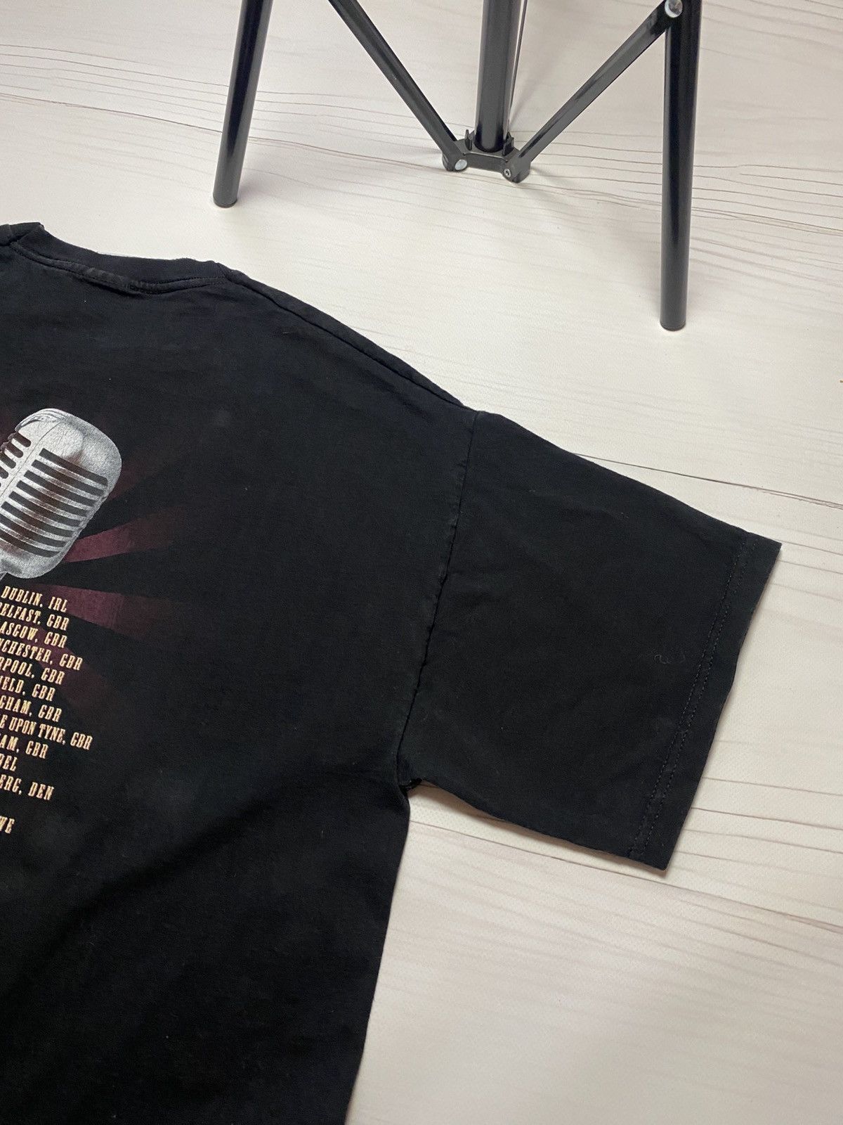 Vintage Vintage Pink Funhouse Tour 2009 Big Logo y2k t shirt Size US L / EU 52-54 / 3 - 15 Thumbnail