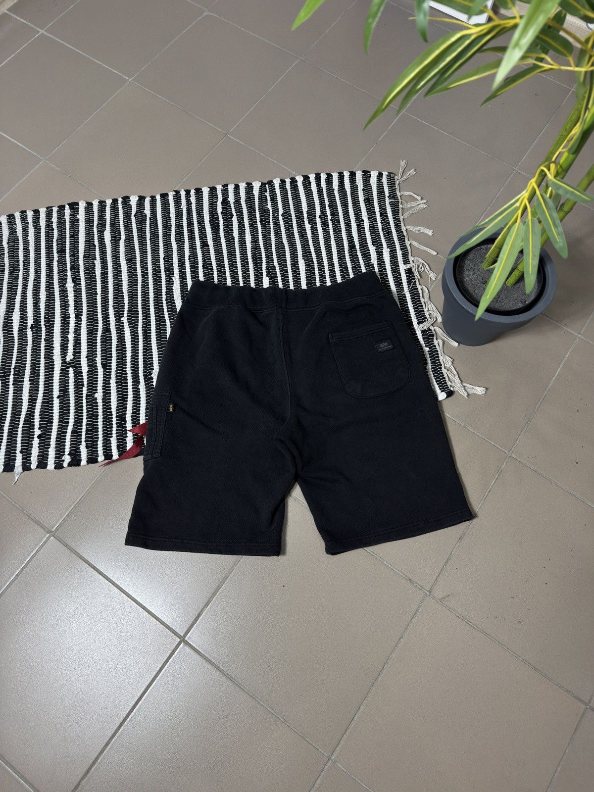 Alpha Industries VINTAGE ALPHA INDUSTRIES FIT BLACK SHORTS Size US 36 / EU 52 - 6 Thumbnail