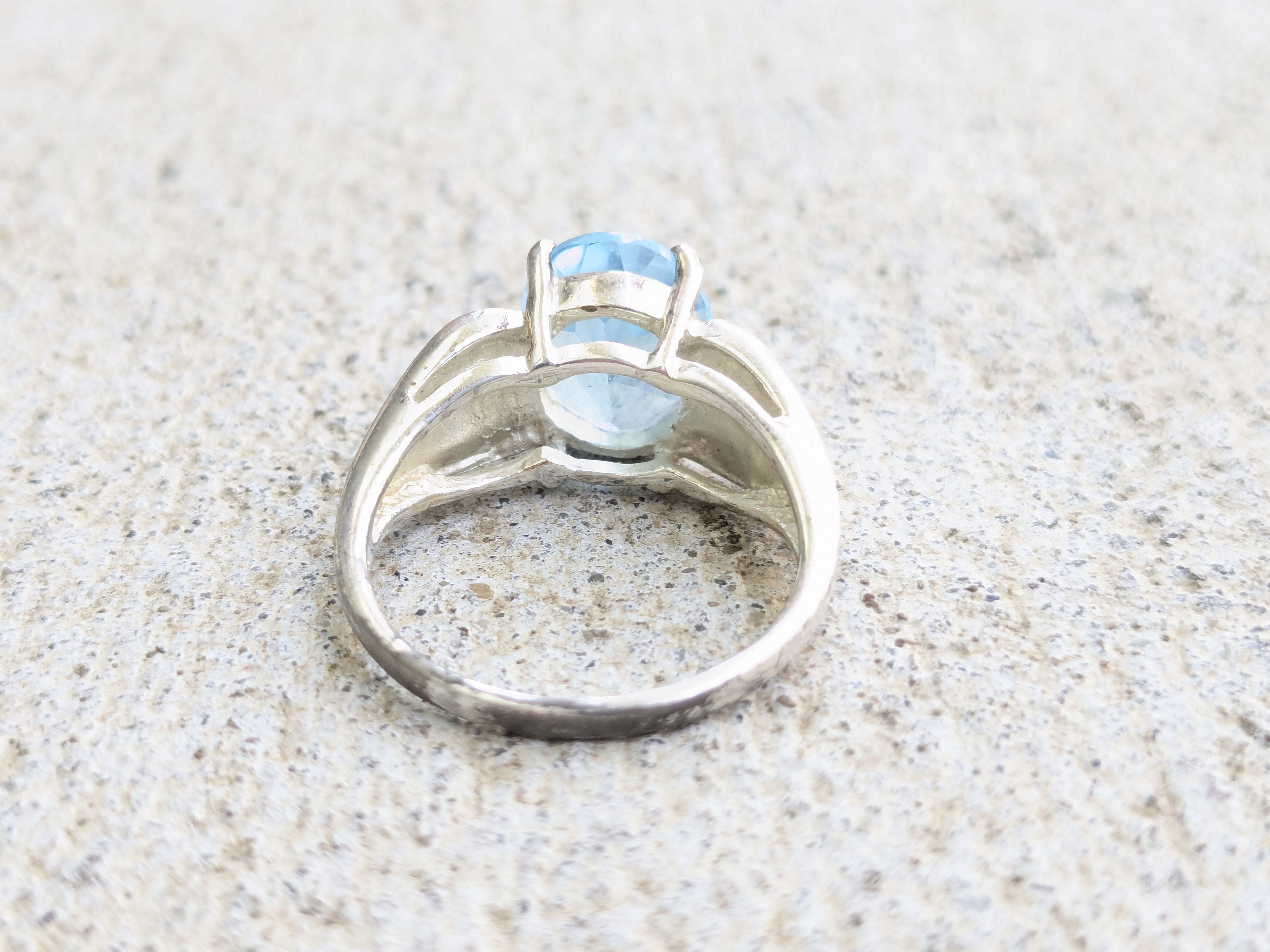 Jewelry Sterling Silver Ring Blue Topaz Oval Faceted 7 Size ONE SIZE - 8 Thumbnail