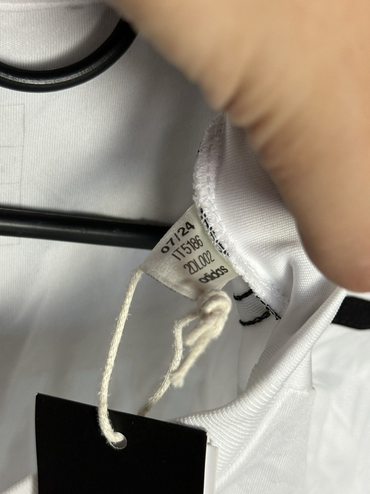 Adidas KIDS New Real Madrid 24/25 Home Vini Jr. Football Jersey Size US S / EU 44-46 / 1 - 8 Thumbnail