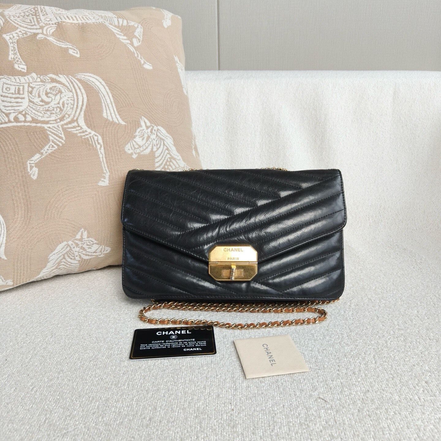 Chanel Pre-loved Bag Very good condition Size ONE SIZE - 1 Thumbnail