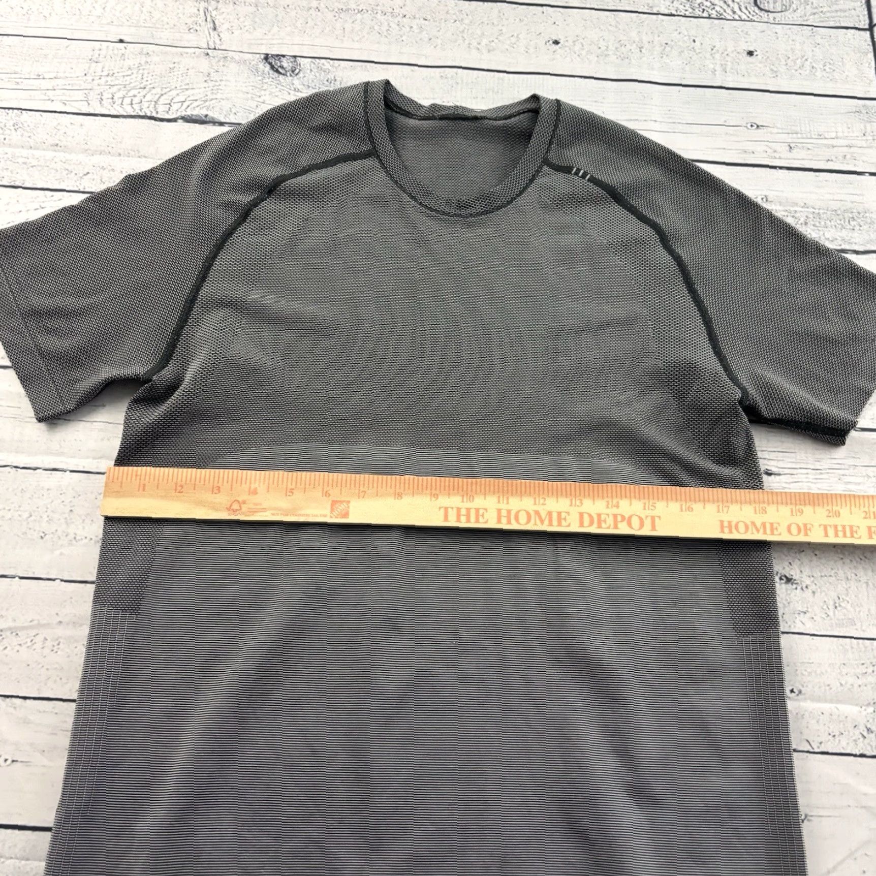 Lululemon Lululemon Short Sleeve Seamless Athletic Shirt Men’s Small Gray T-Shirt Athletic Size US S / EU 44-46 / 1 - 3 Thumbnail