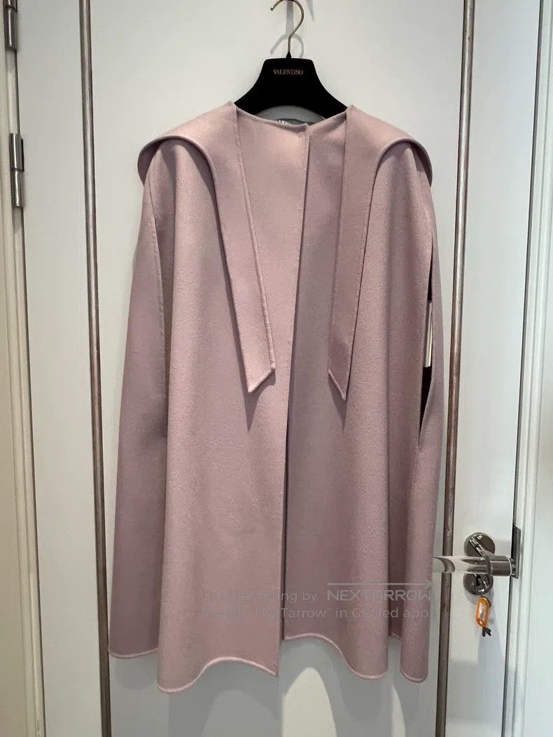 Other Valentino Stylish cape Size M / US 6-8 / IT 42-44 - 1 Thumbnail