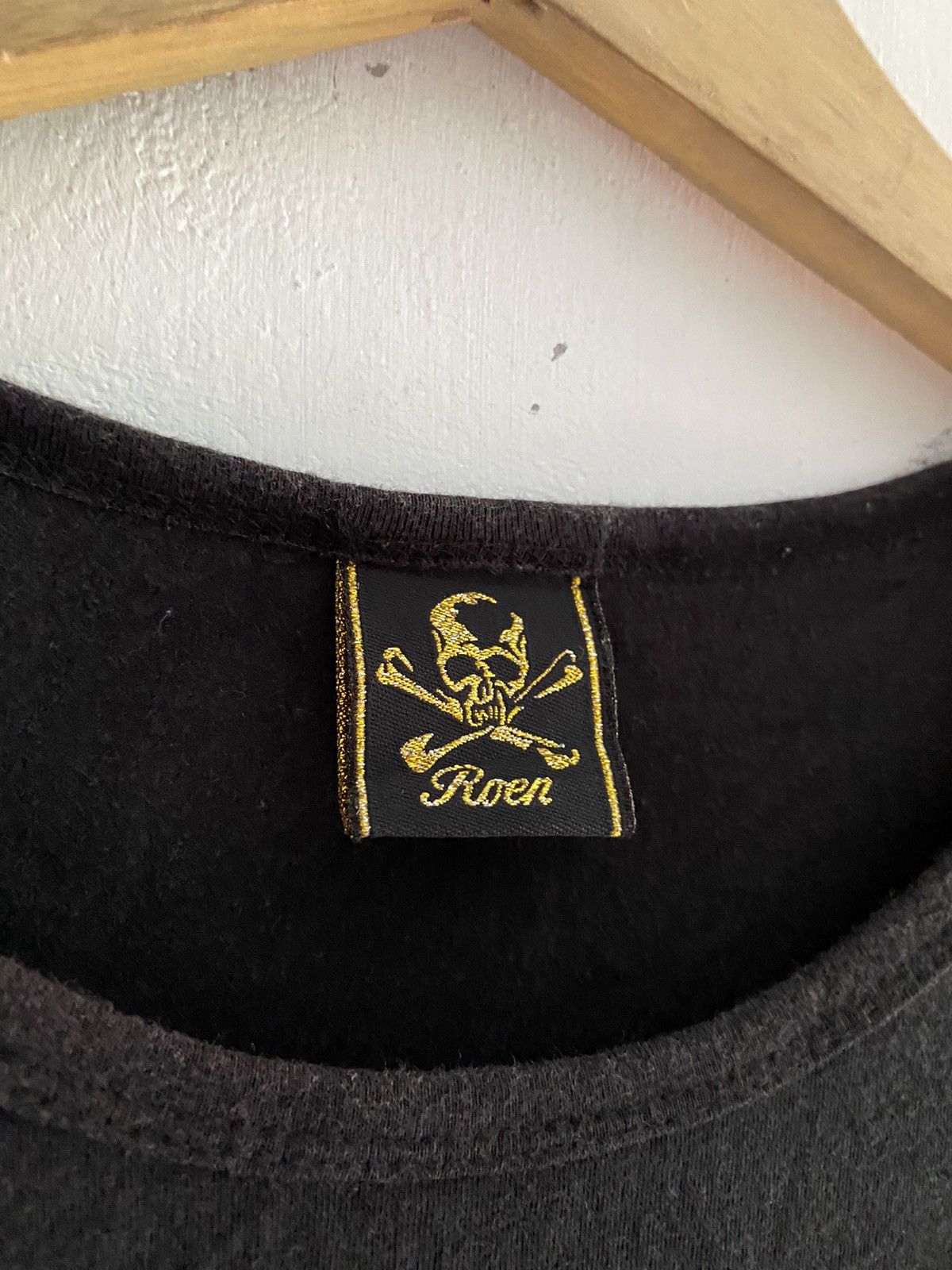 If Six Was Nine × Japanese Brand × Roen 2000s Roen gold skull tshirt Size US L / EU 52-54 / 3 - 4 Thumbnail