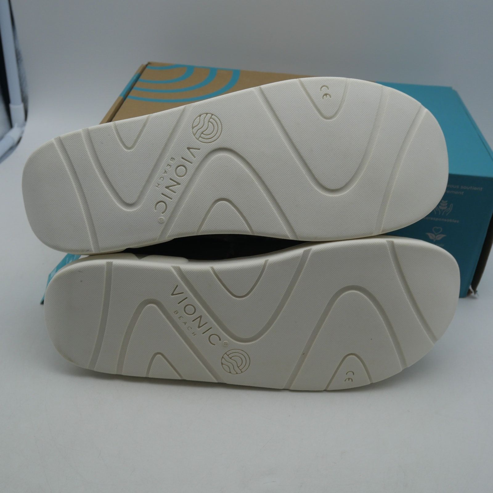 Vionic NEW Vionic Men's 8.5 Seaview Olive Canvas Shoes Slip-On Size US 8.5 / EU 41-42 - 9 Thumbnail