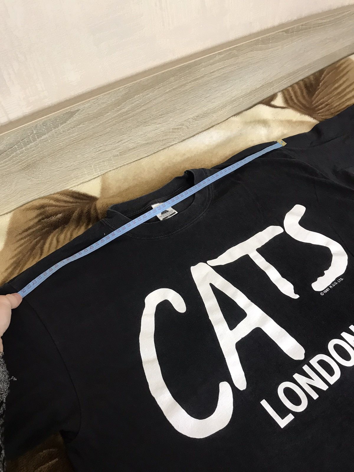 Band Tees × Vintage 🔥 Vintage CATS London 1981 T Shirt Rap Music Y2K Size US XL / EU 56 / 4 - 16 Thumbnail