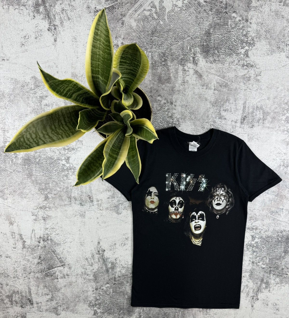 KISS KISS 2015 Gildan Tour Faded Merch Devil Jersey T Shirt Tee Size US S / EU 44-46 / 1 - 1 Thumbnail