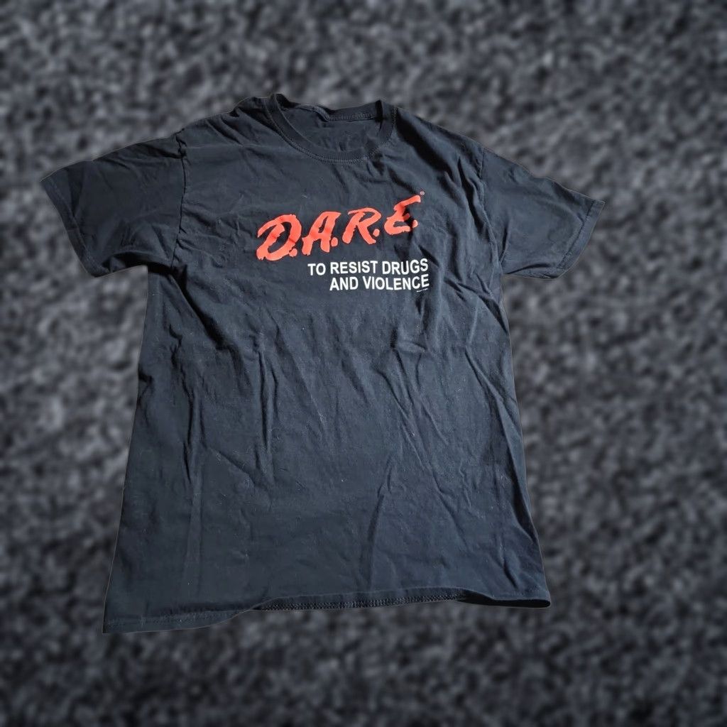 Vintage VINTAGE Dare T-Shirt S Mens Black Cotton Crew Neck Short Sleeve Official Drug Abuse Resistance Education Shirt Size US S / EU 44-46 / 1 - 1 Thumbnail