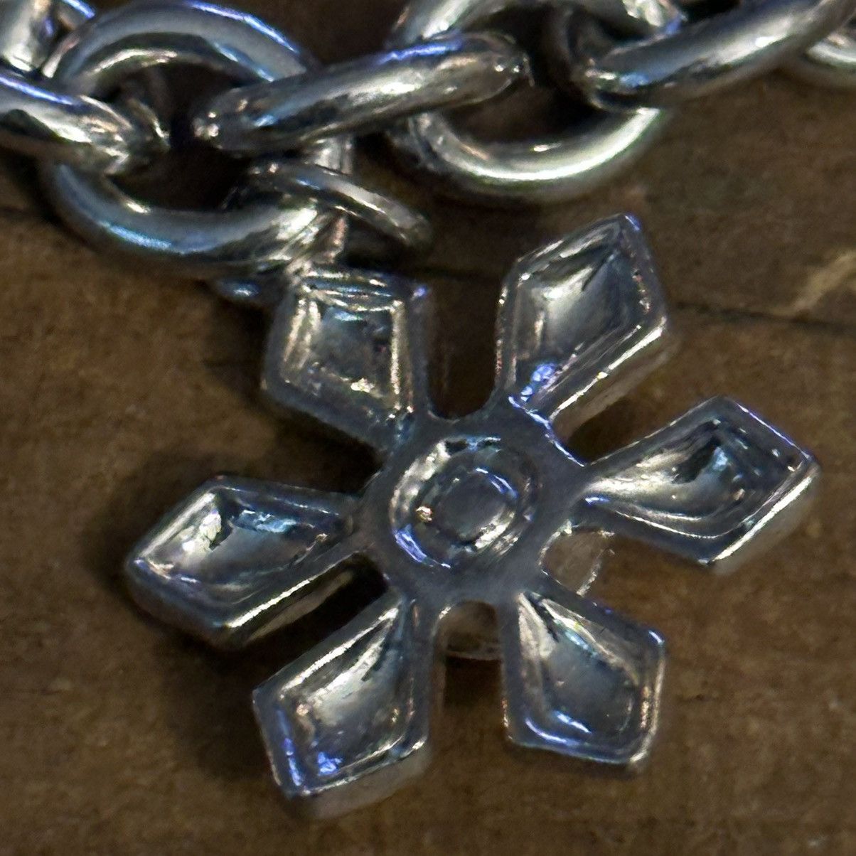 Other Cookie Lee silver tone flower charm bracelet Size ONE SIZE - 3 Thumbnail
