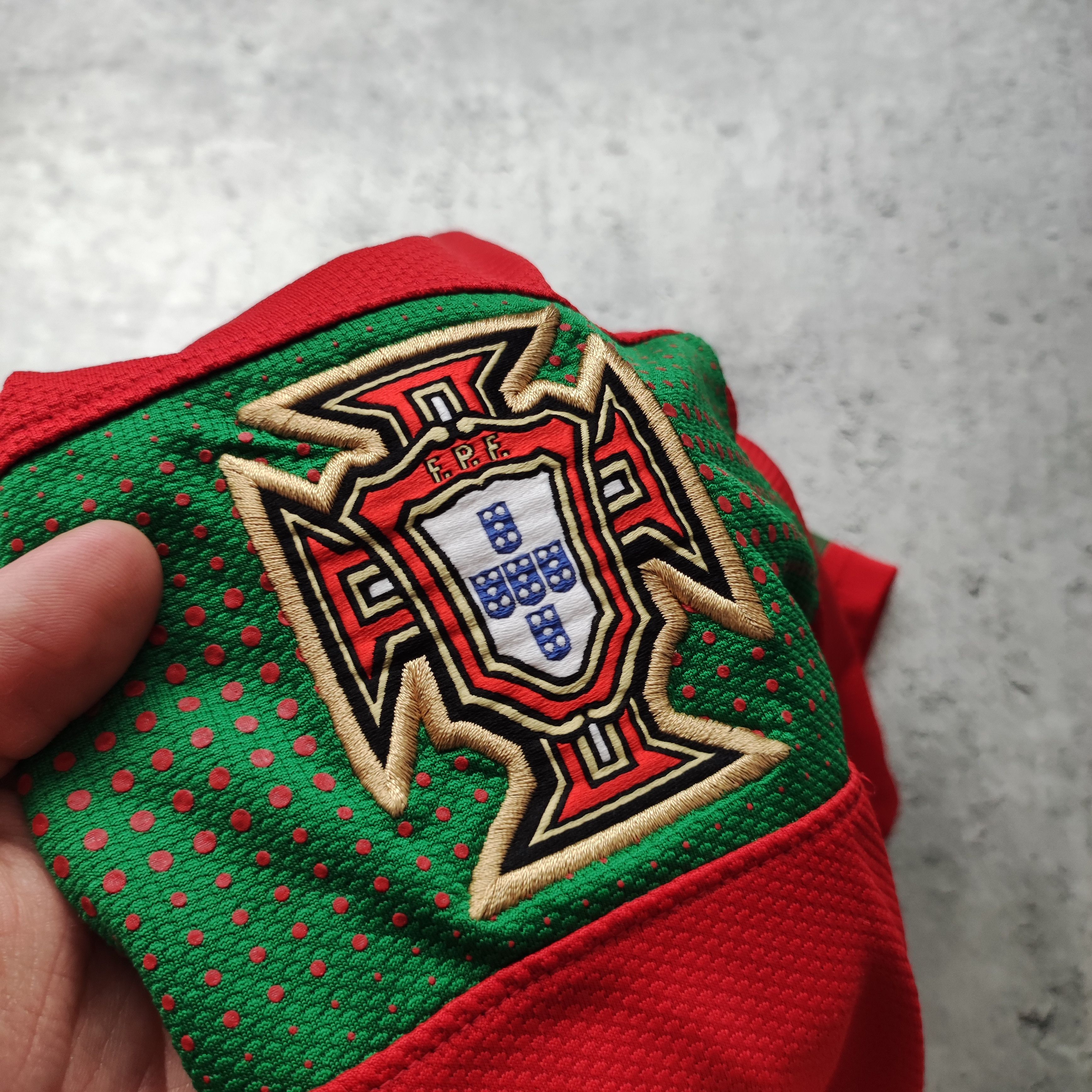 Nike RARE Portugal Football National Team x Nike 2011 Kit Size US M / EU 48-50 / 2 - 6 Thumbnail