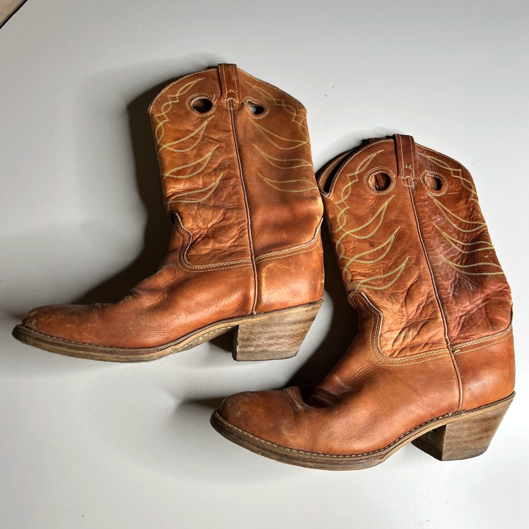 VINTAGE Western Cowboy Boots Mens 10.5 Brown Leather Pull On 