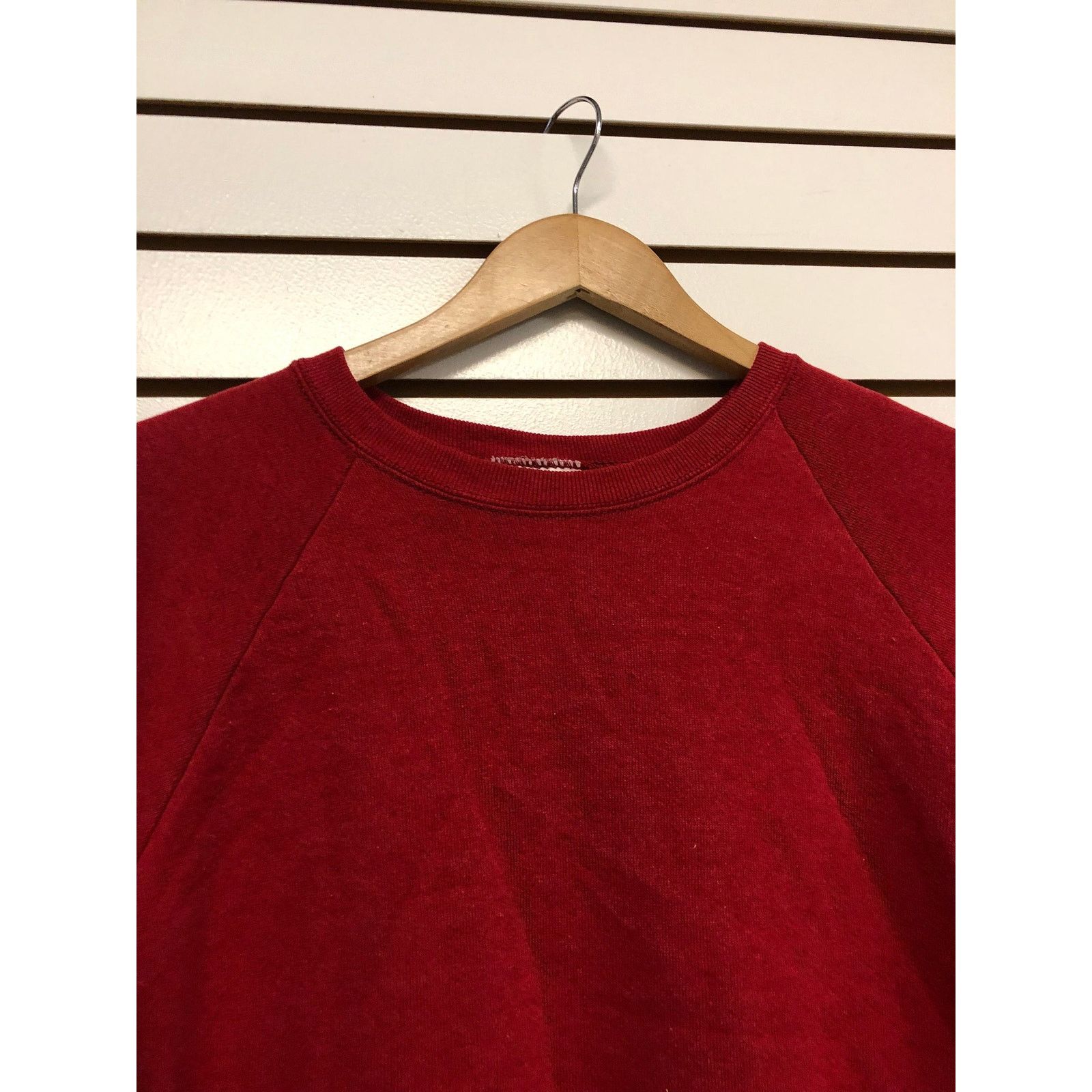 Fruit Of The Loom Vintage blank fruit of the loom red Sweatshirt size xl 1990s Size US XL / EU 56 / 4 - 2 Thumbnail