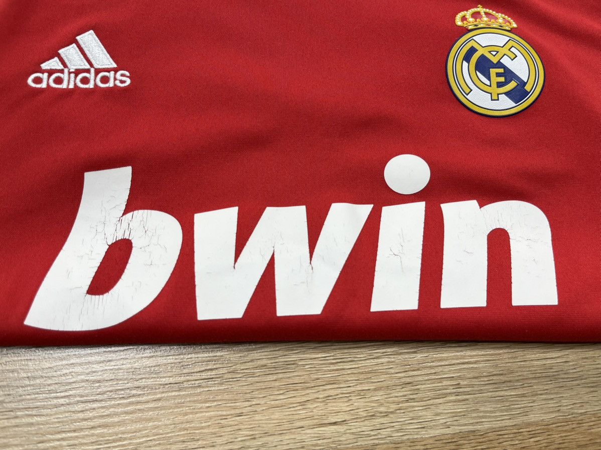 Adidas Adidas Real Madrid 2011-12 Third Kit Red T-Shirt Jersey Size US XL / EU 56 / 4 - 13 Thumbnail