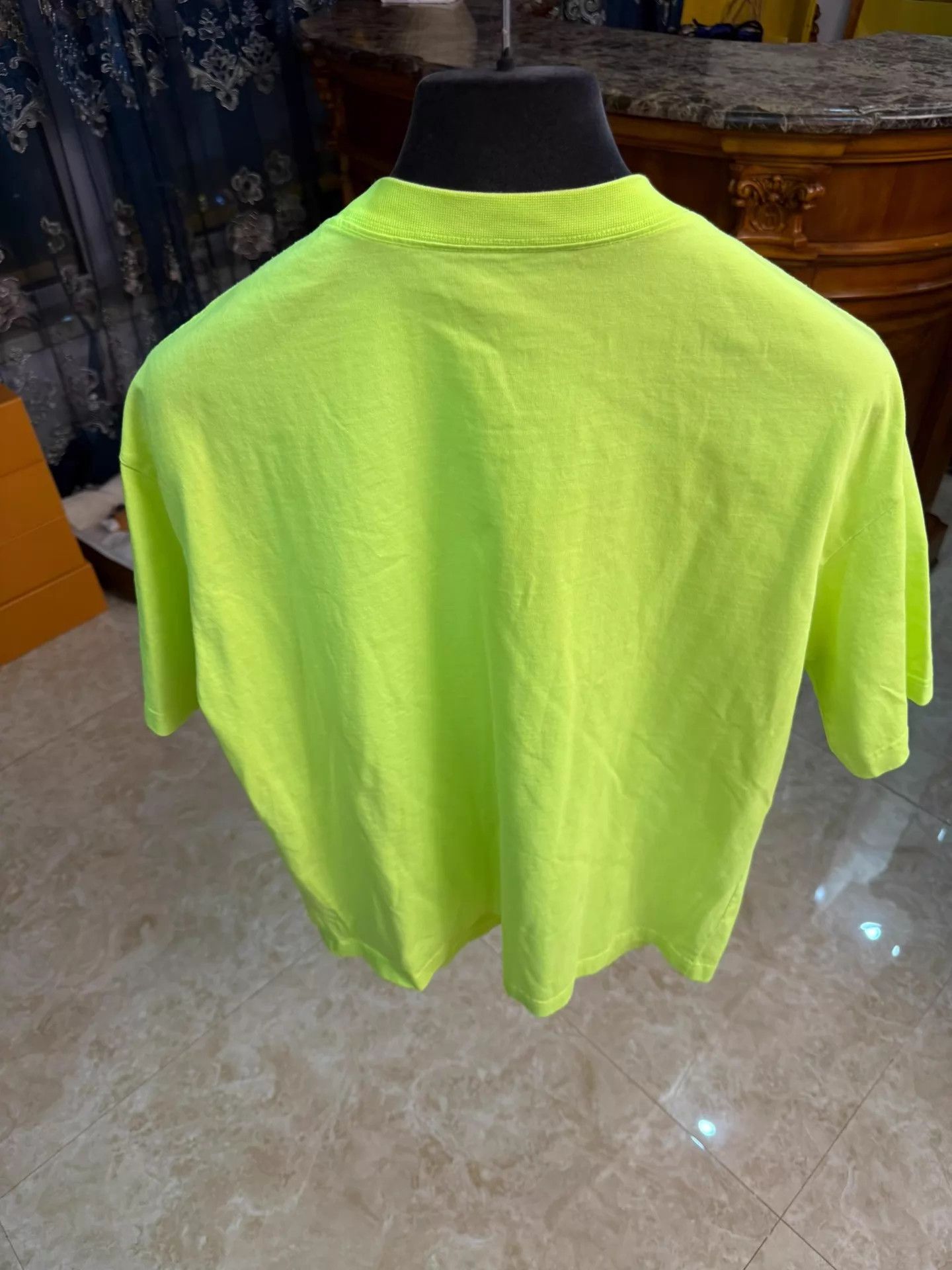 Balenciaga BALENCIAGA Neon Yellow Embroidered Logo Tee M Size US M / EU 48-50 / 2 - 2 Thumbnail
