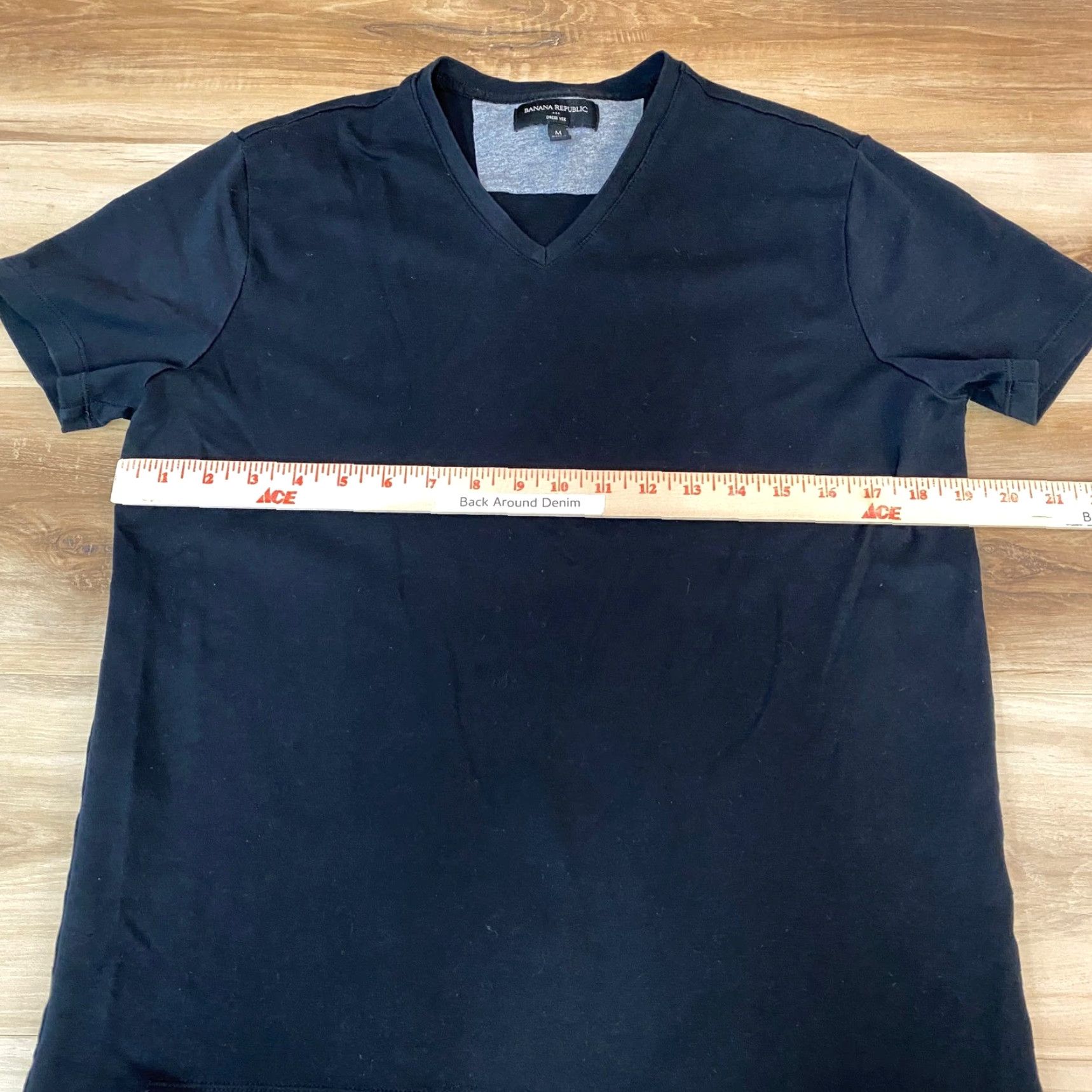 Banana Republic Banana Republic T-Shirt Mens Dress Vee V-Neck Short Sleeve Black M Adult Mens Shirts Size US M / EU 48-50 / 2 - 6 Thumbnail