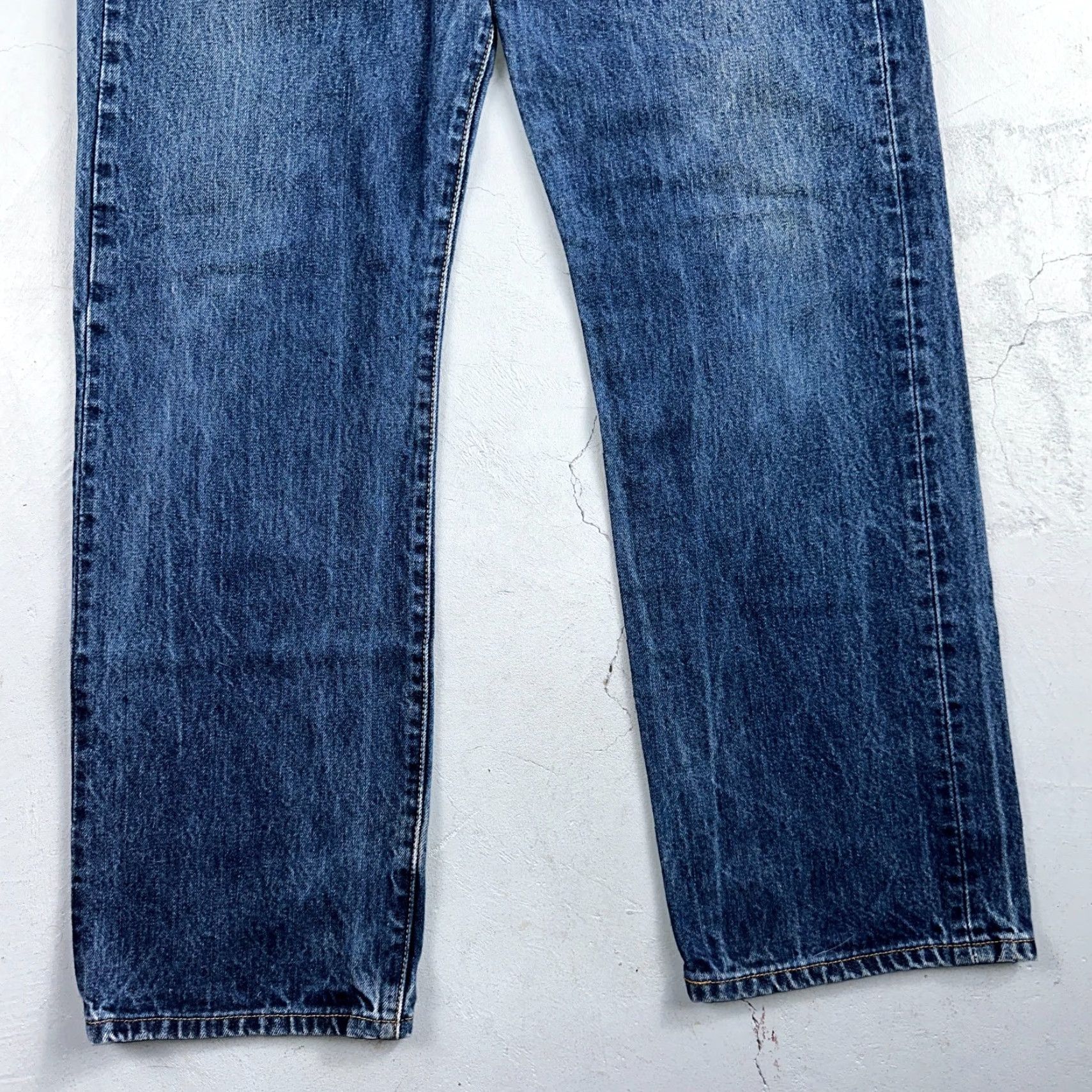 Levi's VINTAGE Levi's 501 Jeans Straight Denim Blue 34x30 90s 501 Series Men Regular Mid Rise 5-Pocket Button Jeans Mens Size US 34 / EU 50 - 3 Thumbnail