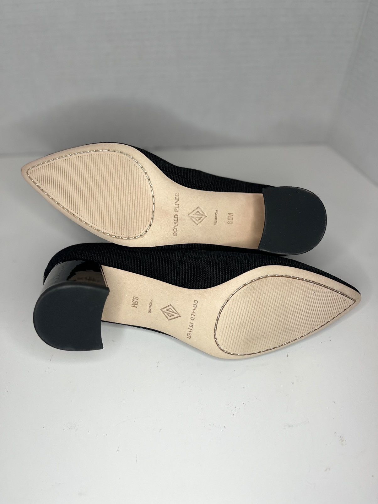 Donald Pliner SUZETTE Donald Pliner Black Pump Size US 8.5 / IT 38.5 - 4 Thumbnail
