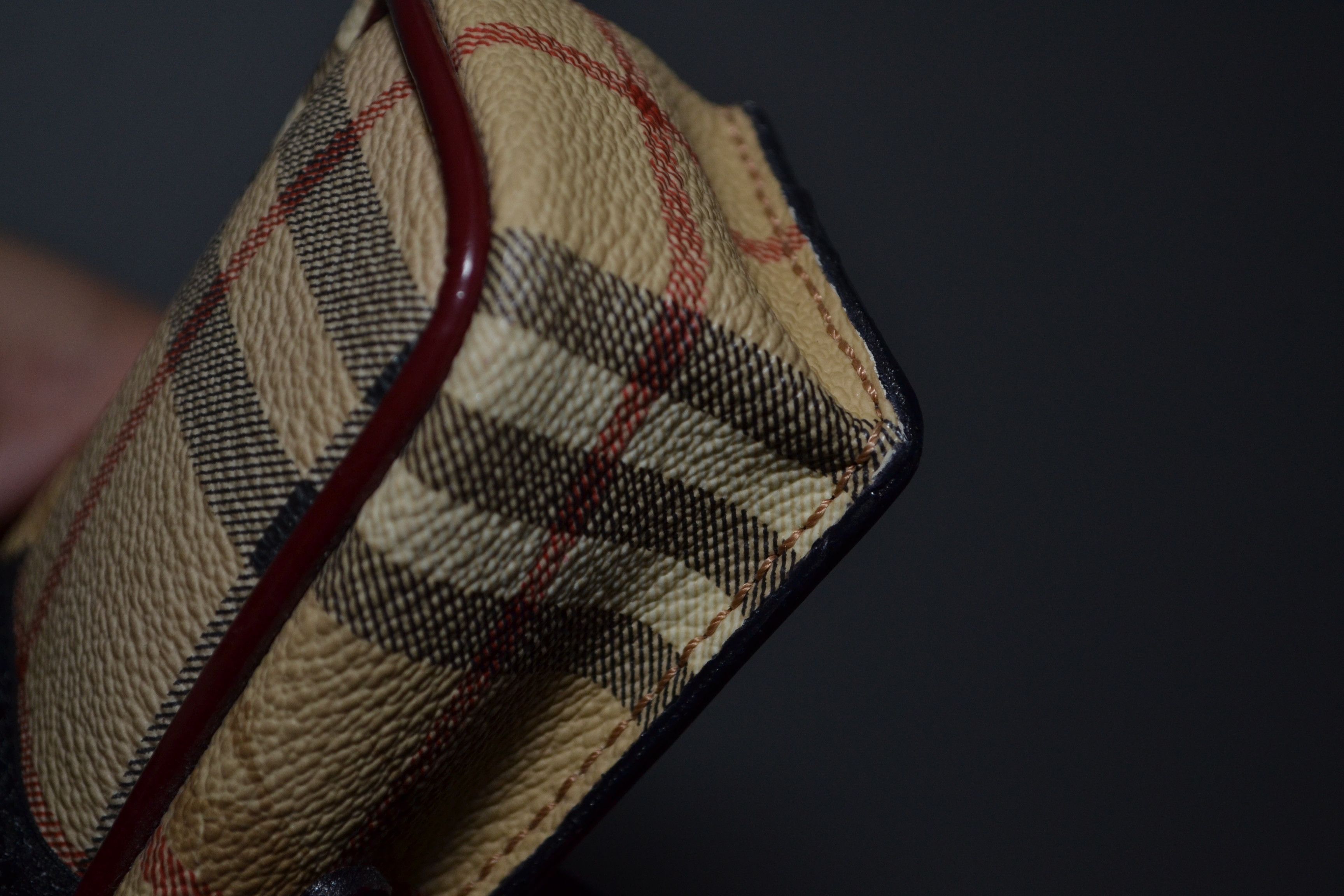 Burberry Burberry Y2K Vintage Phone Case Checkered Size ONE SIZE - 10 Thumbnail