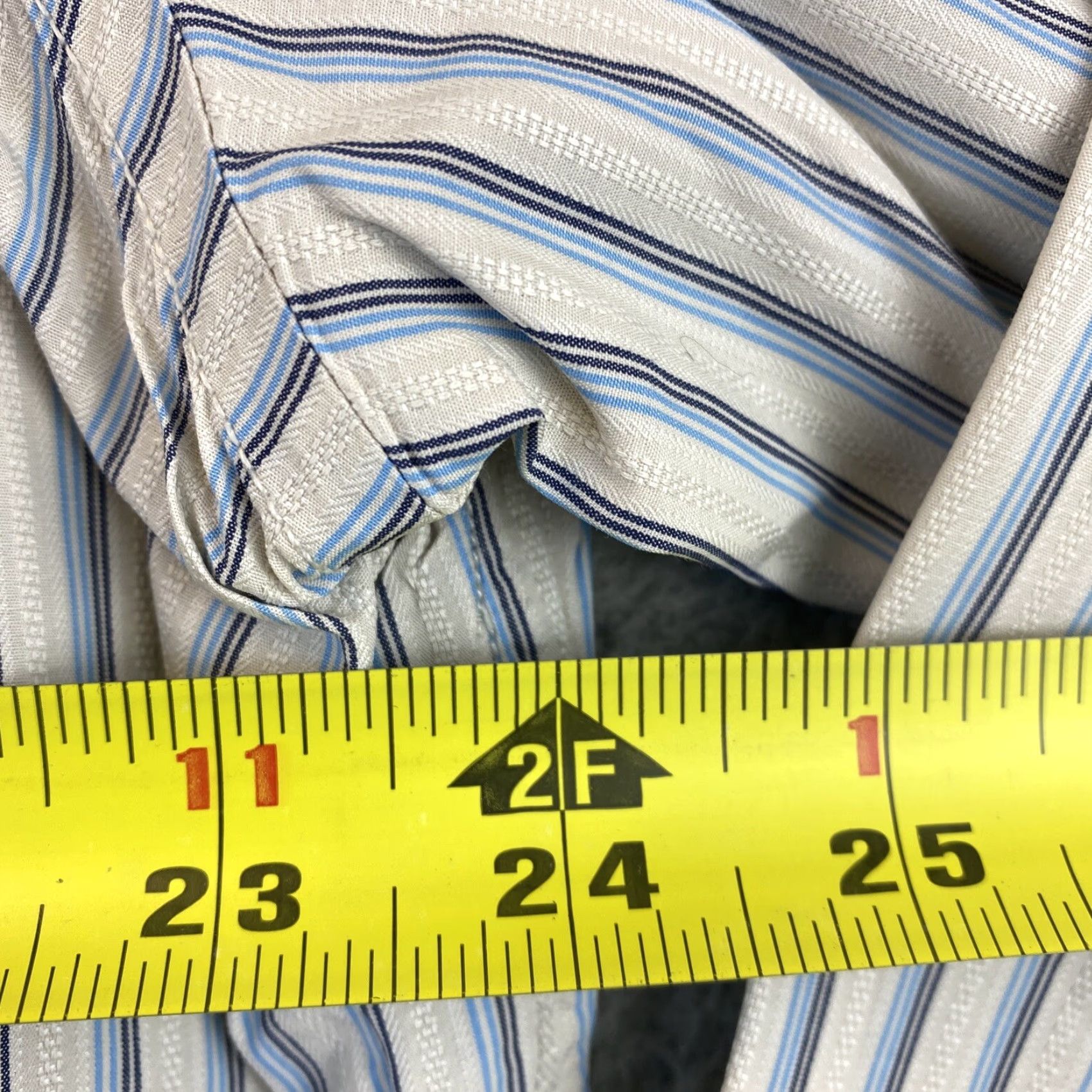 Banana Republic Banana Republic Dress Shirt Men L Cotton Beige Striped/87-56 Standard Cuff Point Collar, Classic Fit, 100% Cotton, Regular, Long Sleeve Size 42R - 5 Thumbnail
