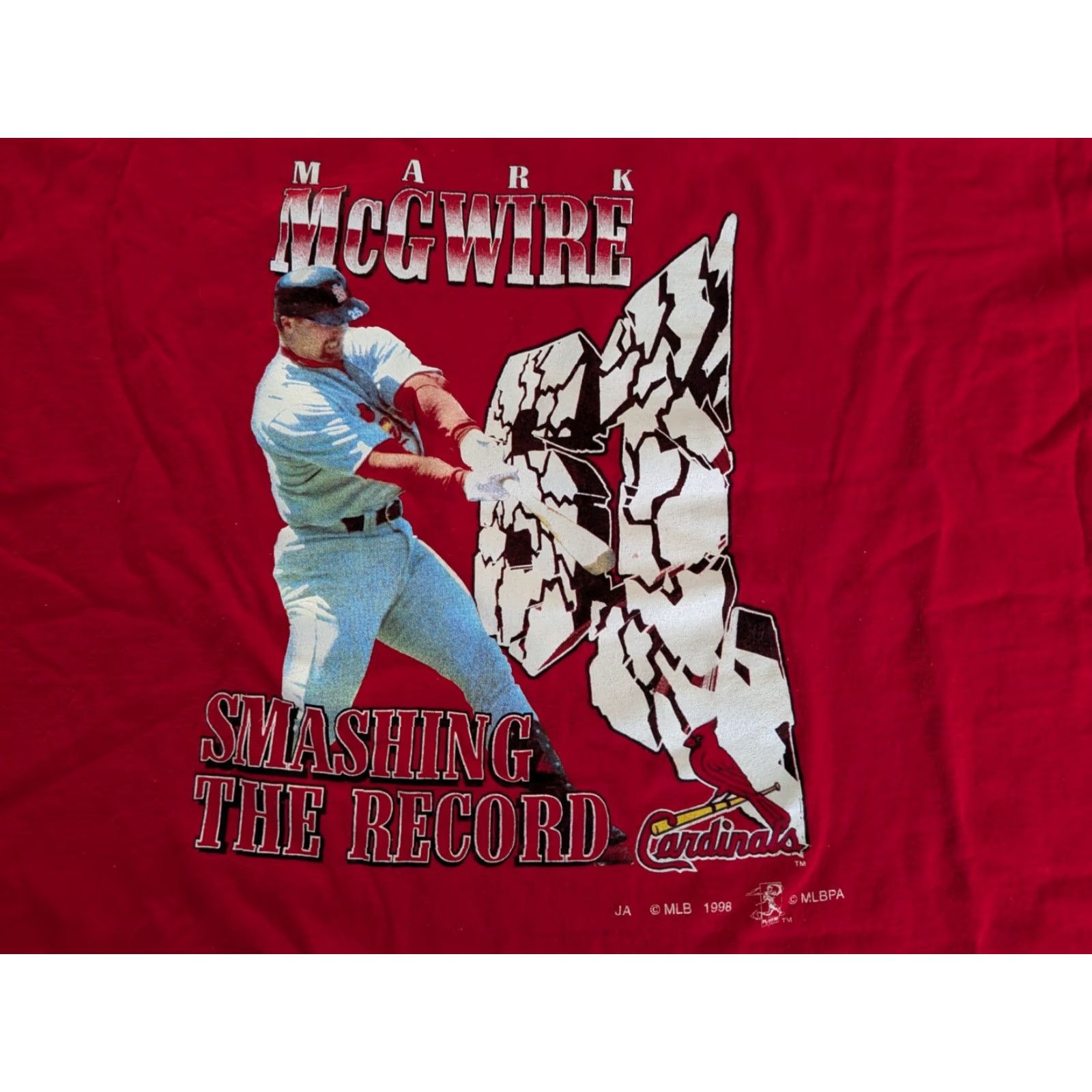 Gildan VINTAGE 1998 Mark McGwire 61 Home Runs Smashing The Record Tee Shirt Red XL Gildan Heavy Cotton Baseball MLB Cardinals Shirt Mens Size US XL / EU 56 / 4 - 2 Thumbnail