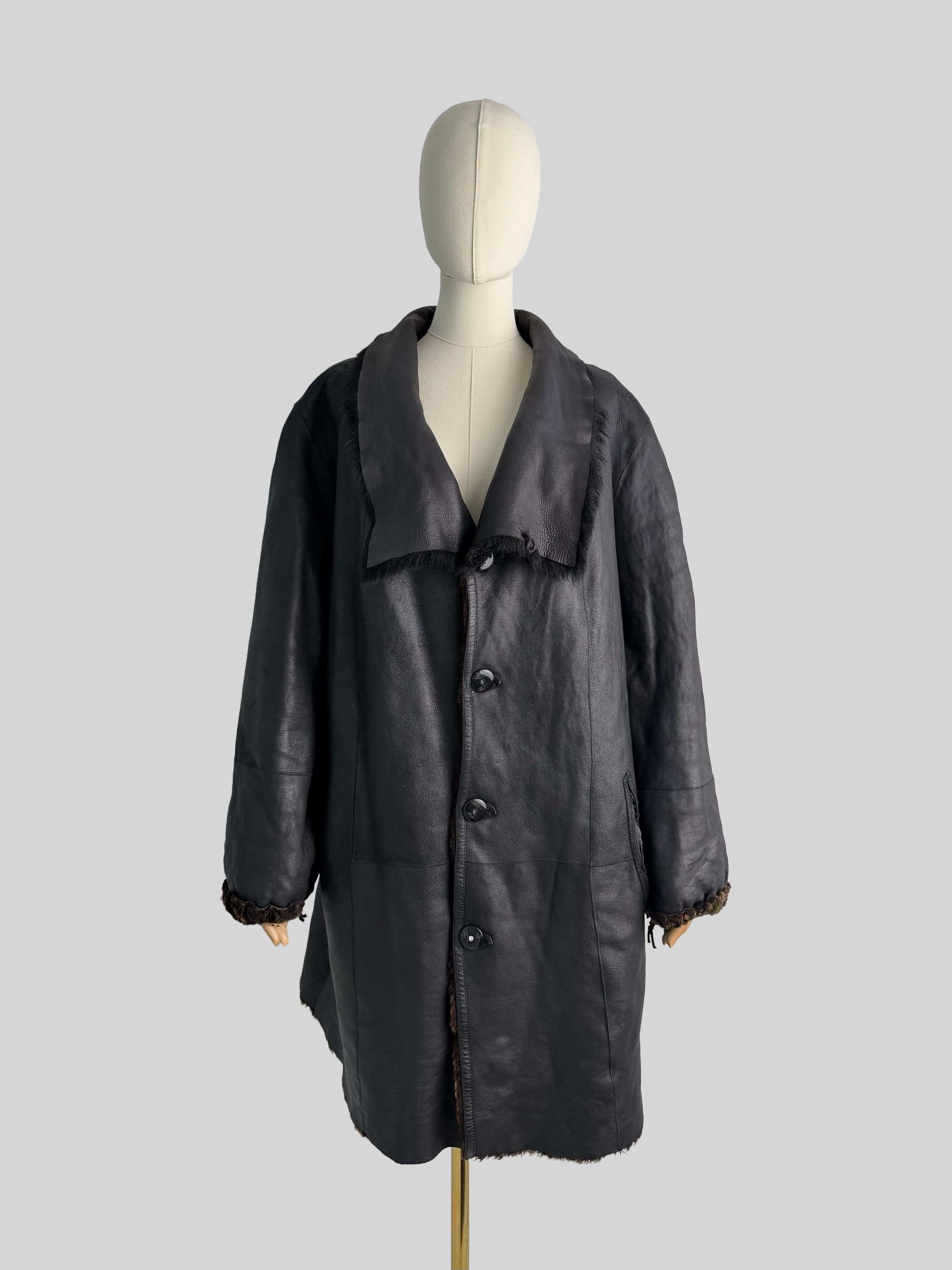 Vintage Vintage Black Shearling Leather Coat Winter Jacket Y2K (ET1) Size XL / US 12-14 / IT 48-50 - 1 Thumbnail