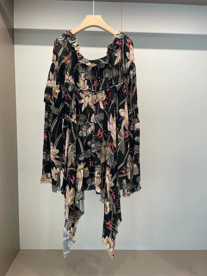 Loewe LOEWE Floral printed irregular bottom sleeve T-shirt Size XS / US 0-2 / IT 36-38 - 2 Thumbnail