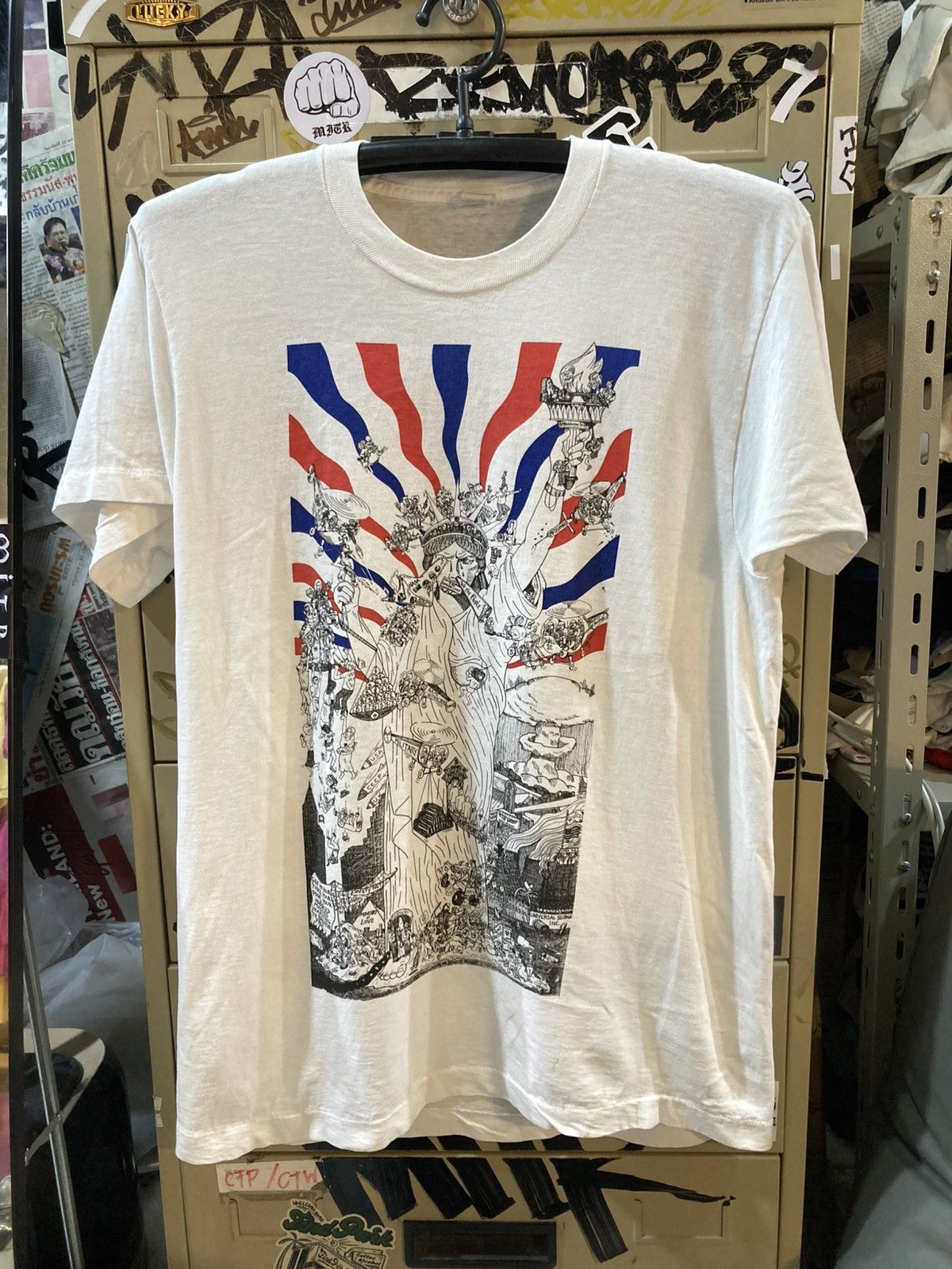 Band Tees Dead Kennedys vintage tee 80’s Size US XL / EU 56 / 4 - 1 Thumbnail