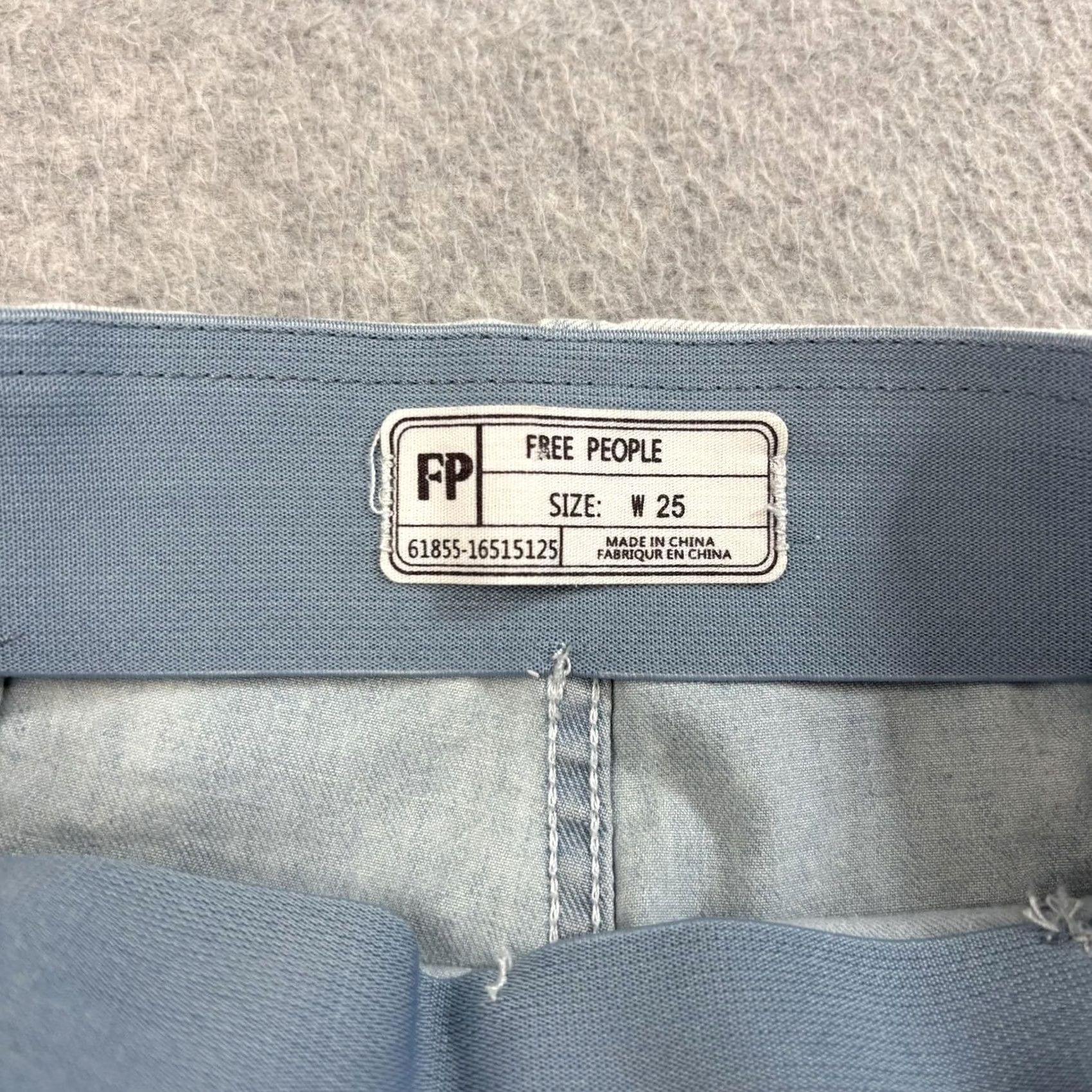 Free People VINTAGE Free People Jeans Women 25 Light Blue Wide Leg Flare Distressed Boho Raw Hem Readable 32 In Size 42" / US 20 - 3 Thumbnail