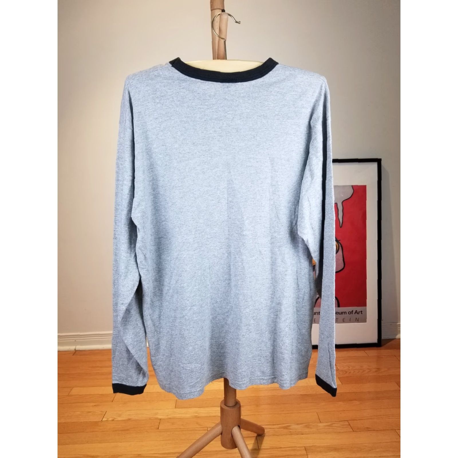 Nike VINTAGE Nike Gray Small Swoosh Long Sleeve T-Shirt SZ MEDIUM Shirt Men Adult M Long Sleeve Gray Nike Swoosh 90s Size US M / EU 48-50 / 2 - 5 Thumbnail