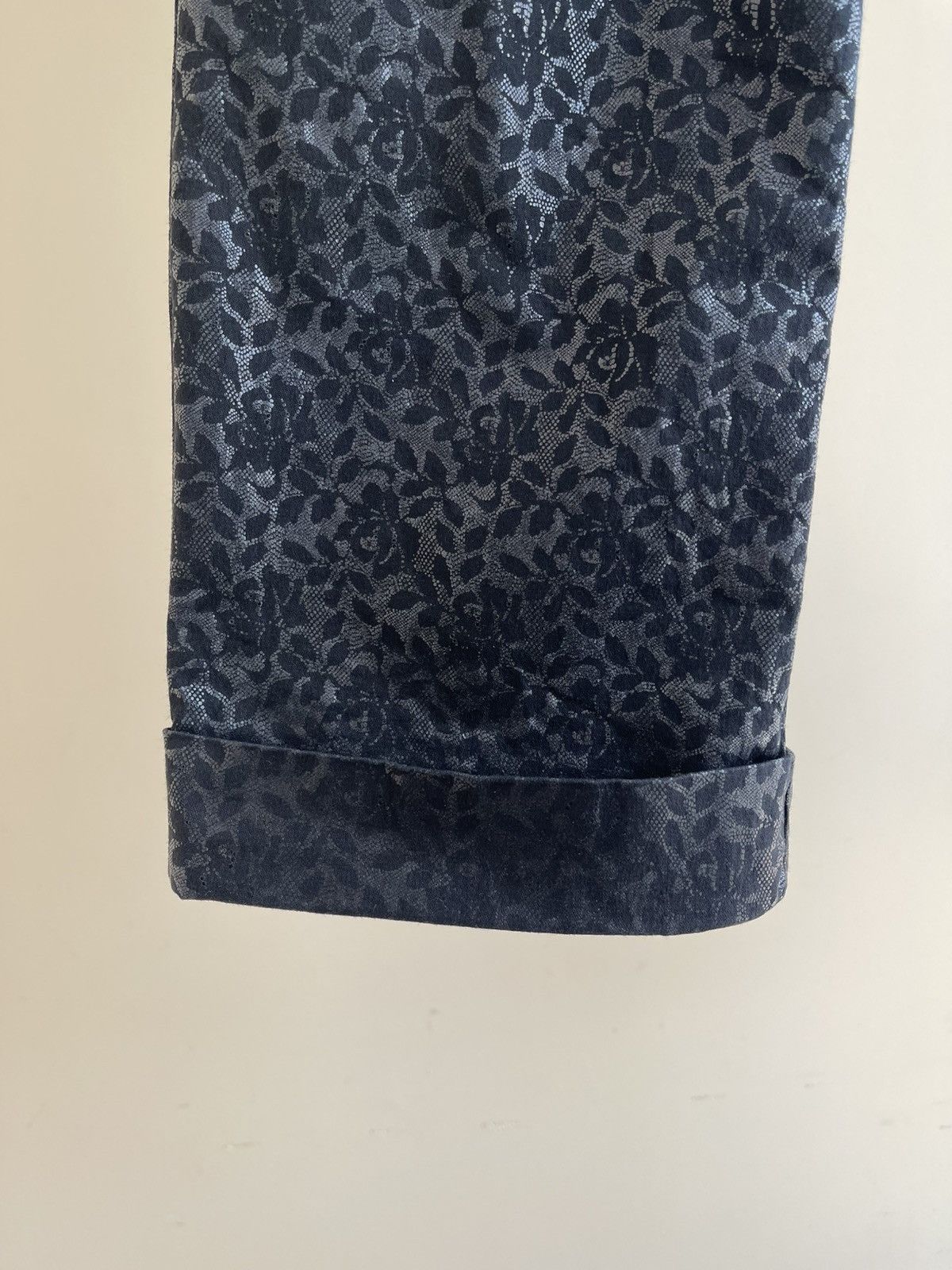 Versace Jeans Couture Versace Jeans Couture Floral Print Capri Pants Vintage 2000s Size 28" / US 6 / IT 42 - 7 Thumbnail