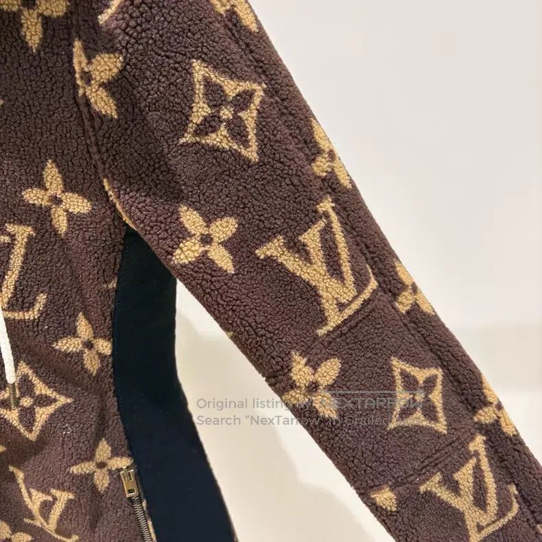 Louis Vuitton Louis Vuitton Brown full logo polar fleece hooded jacket Size XS / US 0-2 / IT 36-38 - 4 Thumbnail