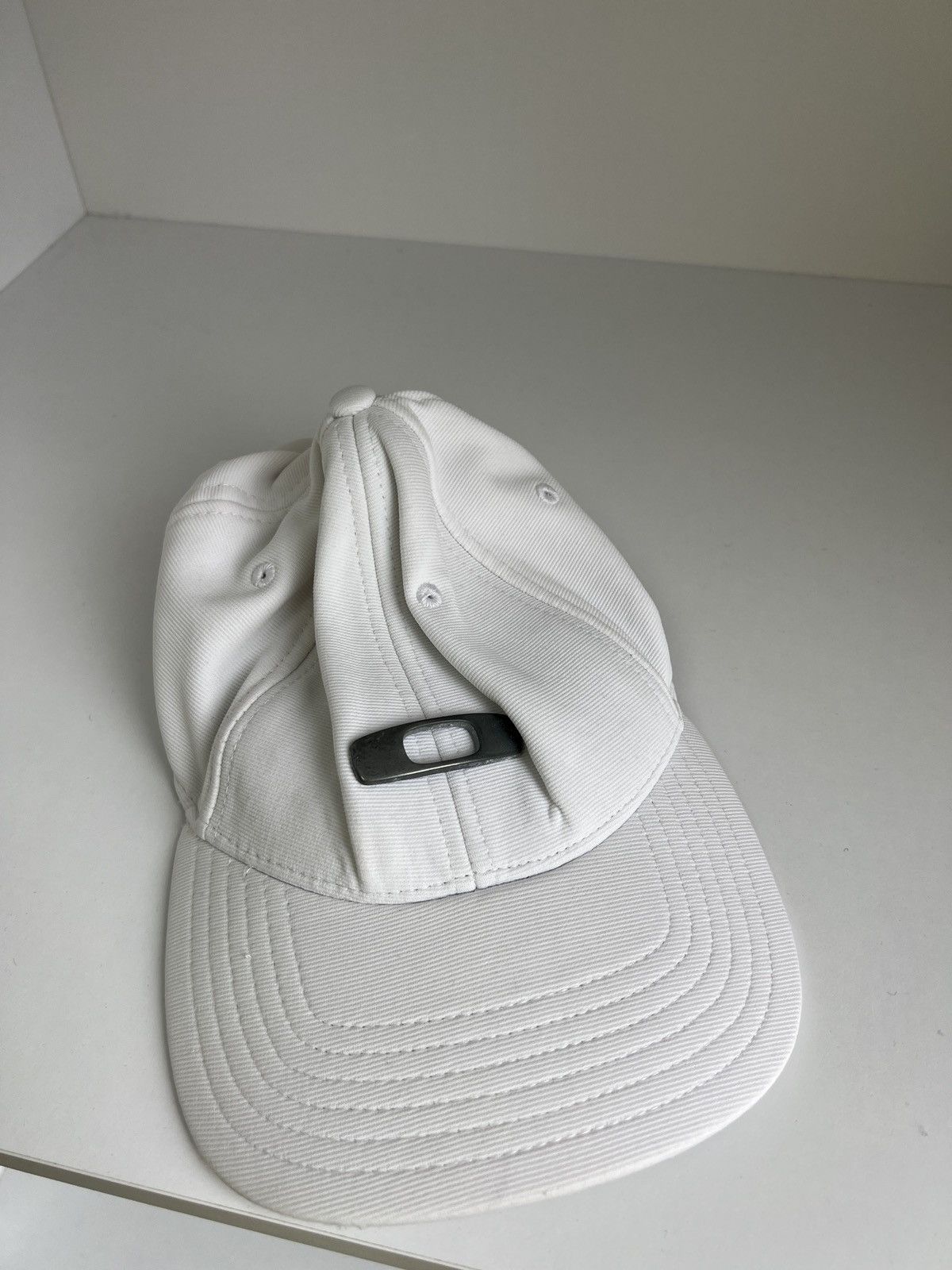 Oakley × Vintage Vintage Oakley Metal Logo Cap Size ONE SIZE - 1 Thumbnail