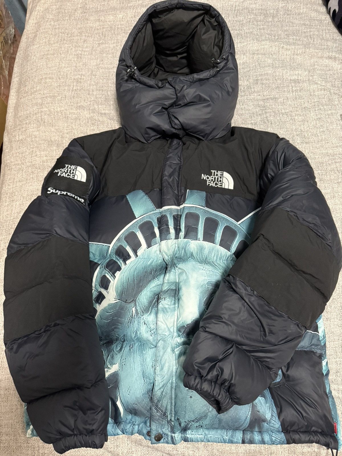Supreme tnf north statue of liberty baltoro nuptse Jacket