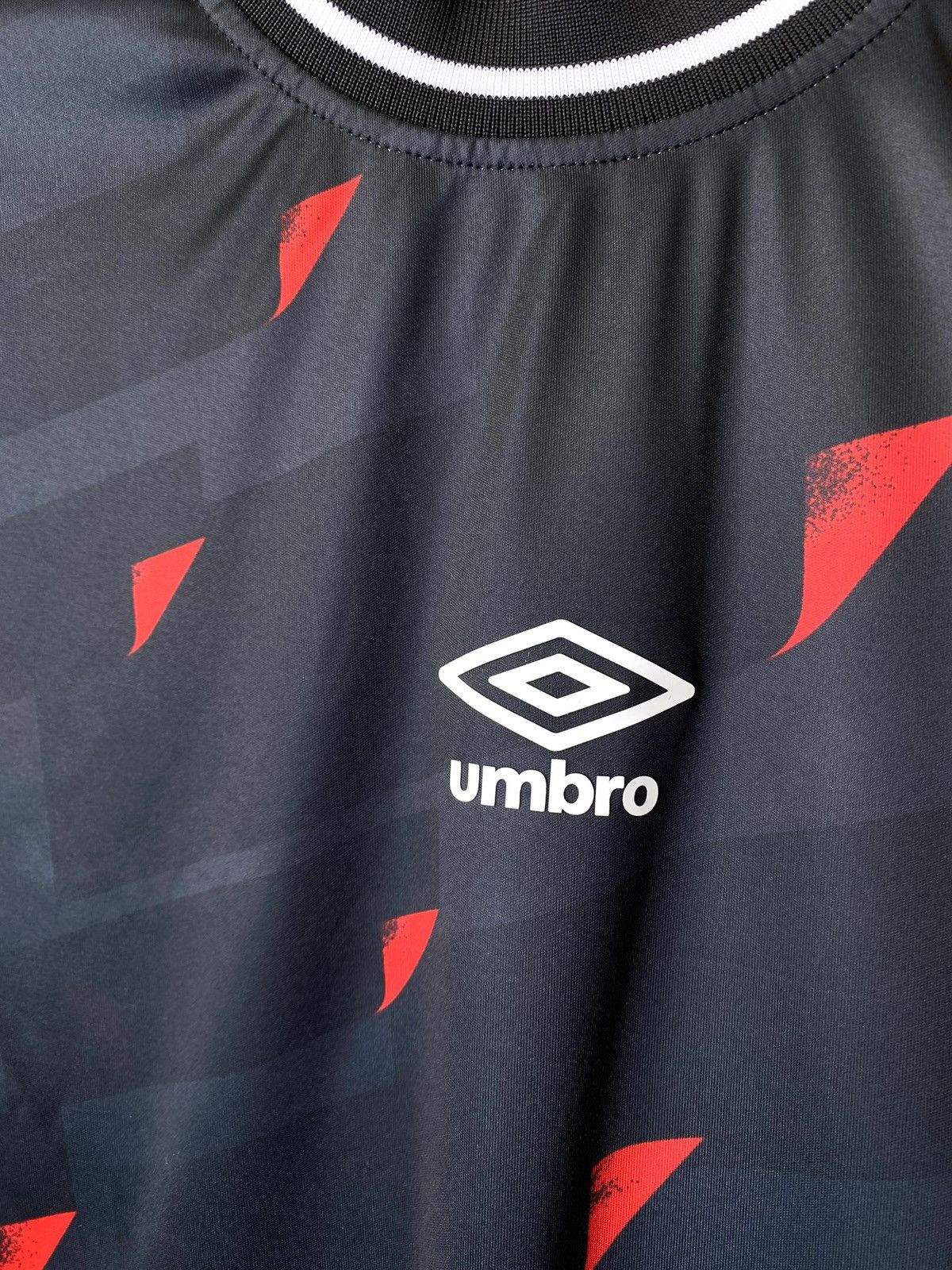 Umbro Umbro Carling Beer Soccer Jersey TShirt Hype Vetements Style Size US S / EU 44-46 / 1 - 3 Thumbnail