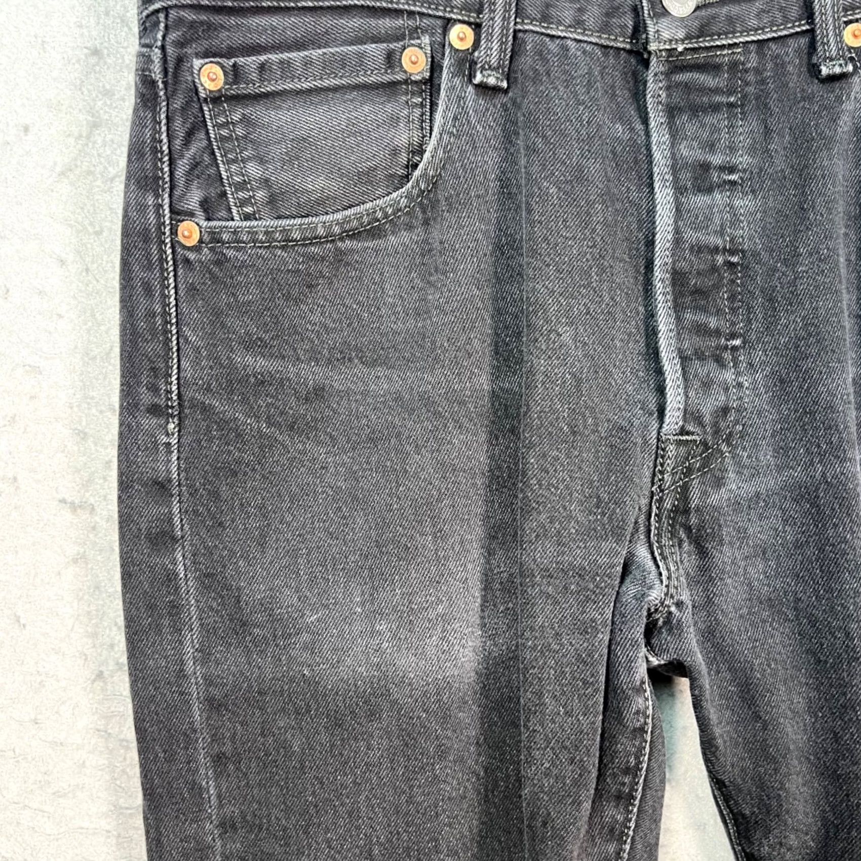 Levi's Levi's 501 Jeans Regular Straight Denim Black 501 Series Mens 33x30 Cotton Button Closure Vintage 0? Size US 33 - 7 Thumbnail