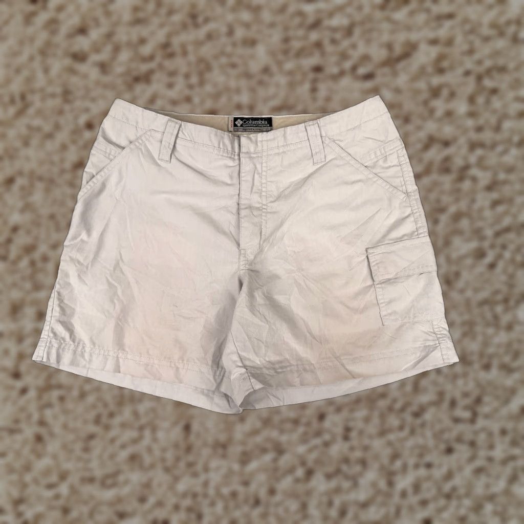 Vintage VINTAGE Columbia Shorts Womens Cargo Beige 4 28x5 Polyester Blend Hike Hiking Size 27" / US 4 / IT 40 - 1 Thumbnail
