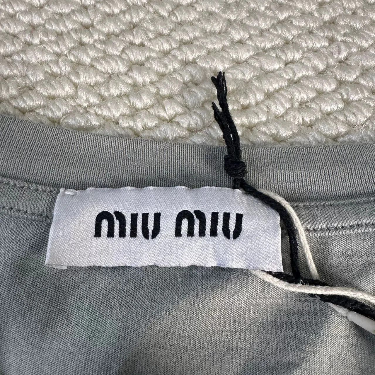 Miu Miu MiuMiu Solid Sleeveless Vest XS. Size XS / US 0-2 / IT 36-38 - 3 Thumbnail